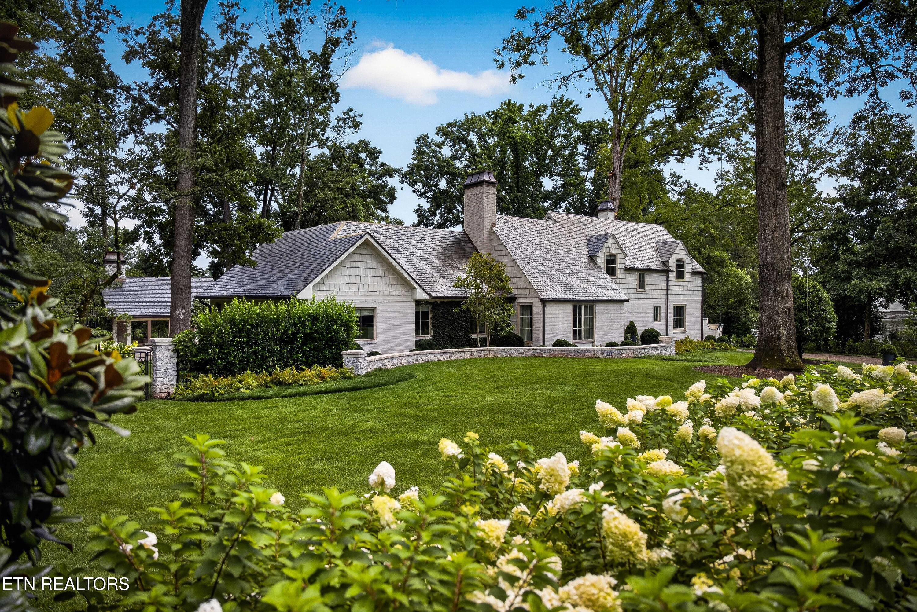 3672 Woodland Drive