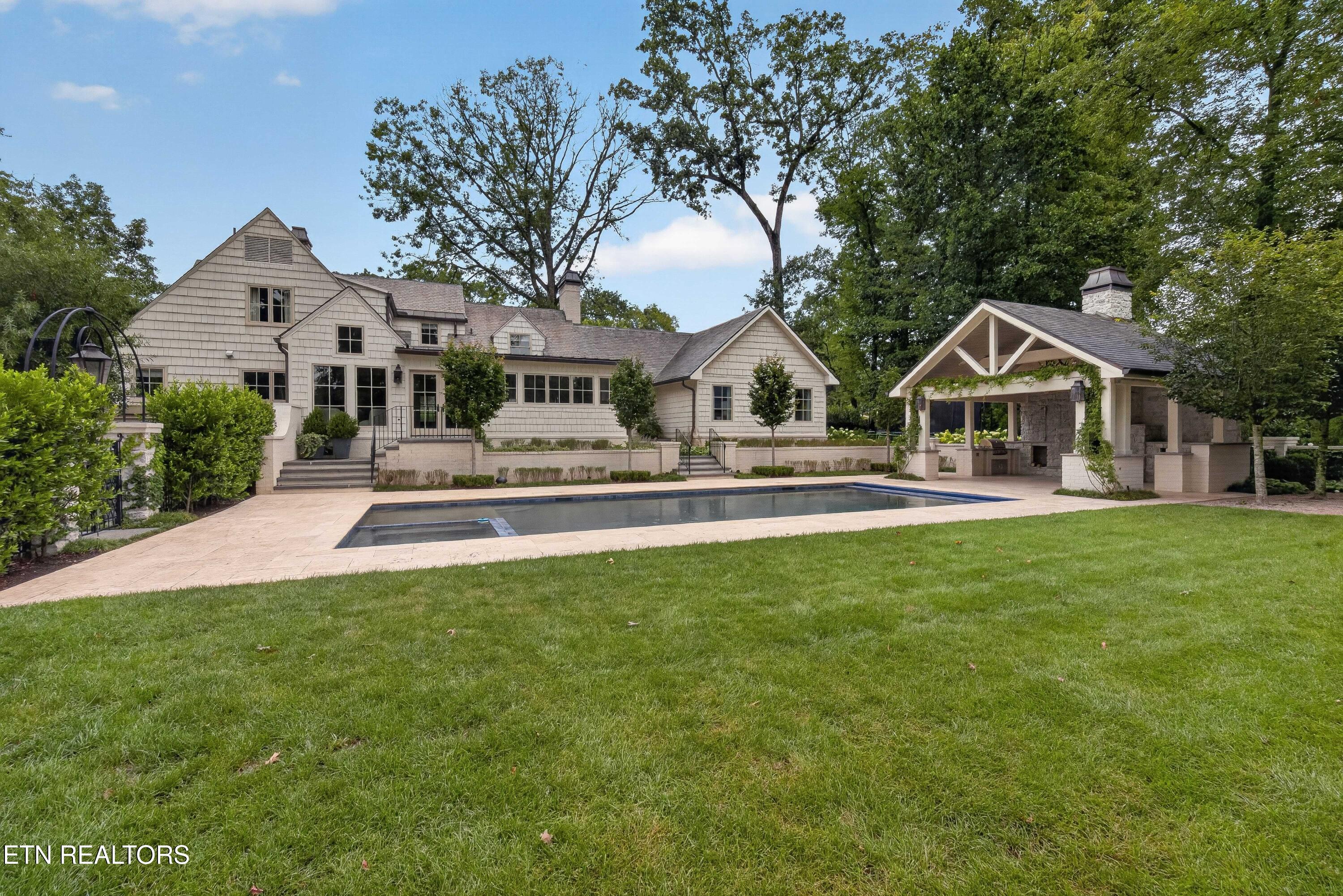 3672 Woodland Drive