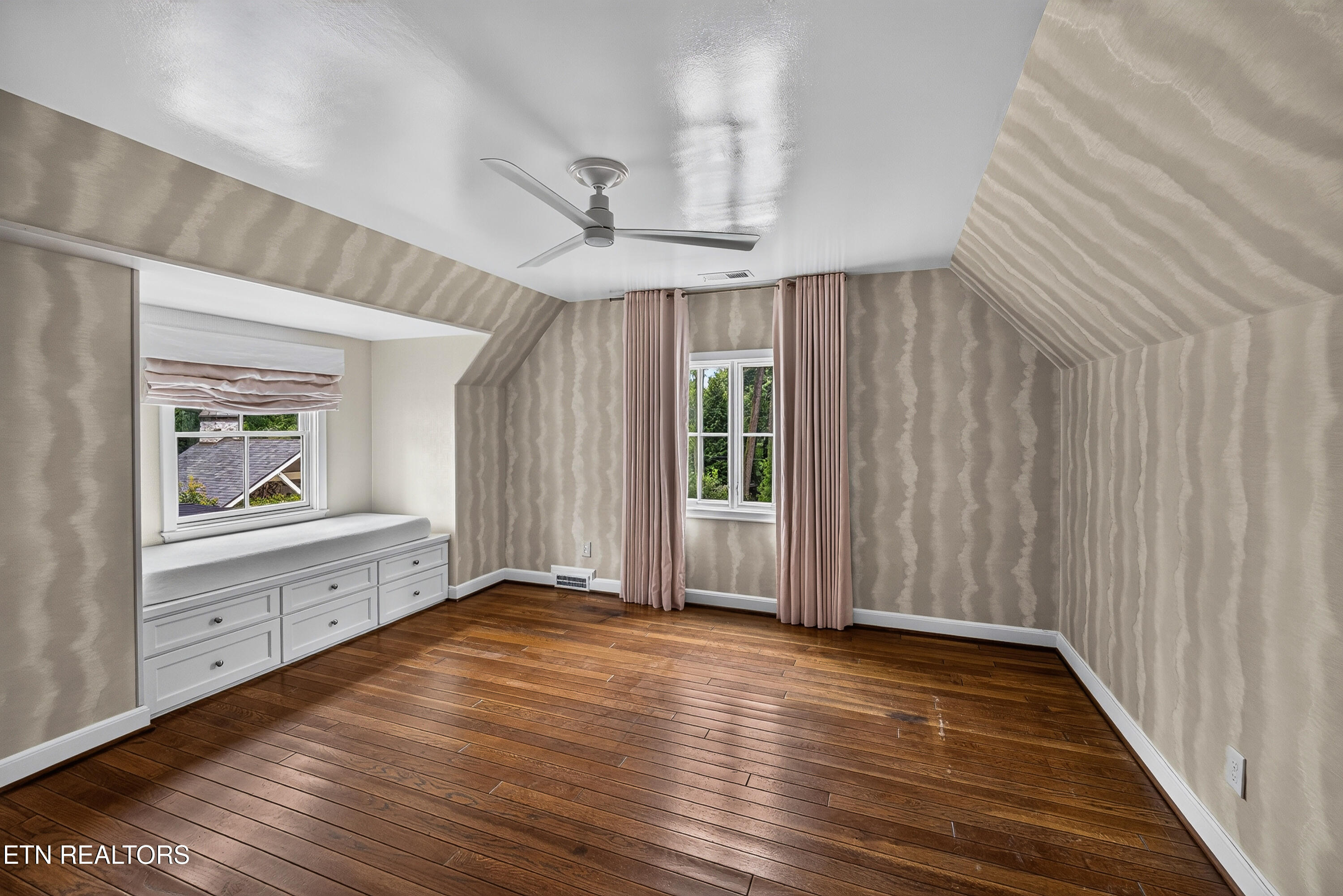 3672 Woodland Drive