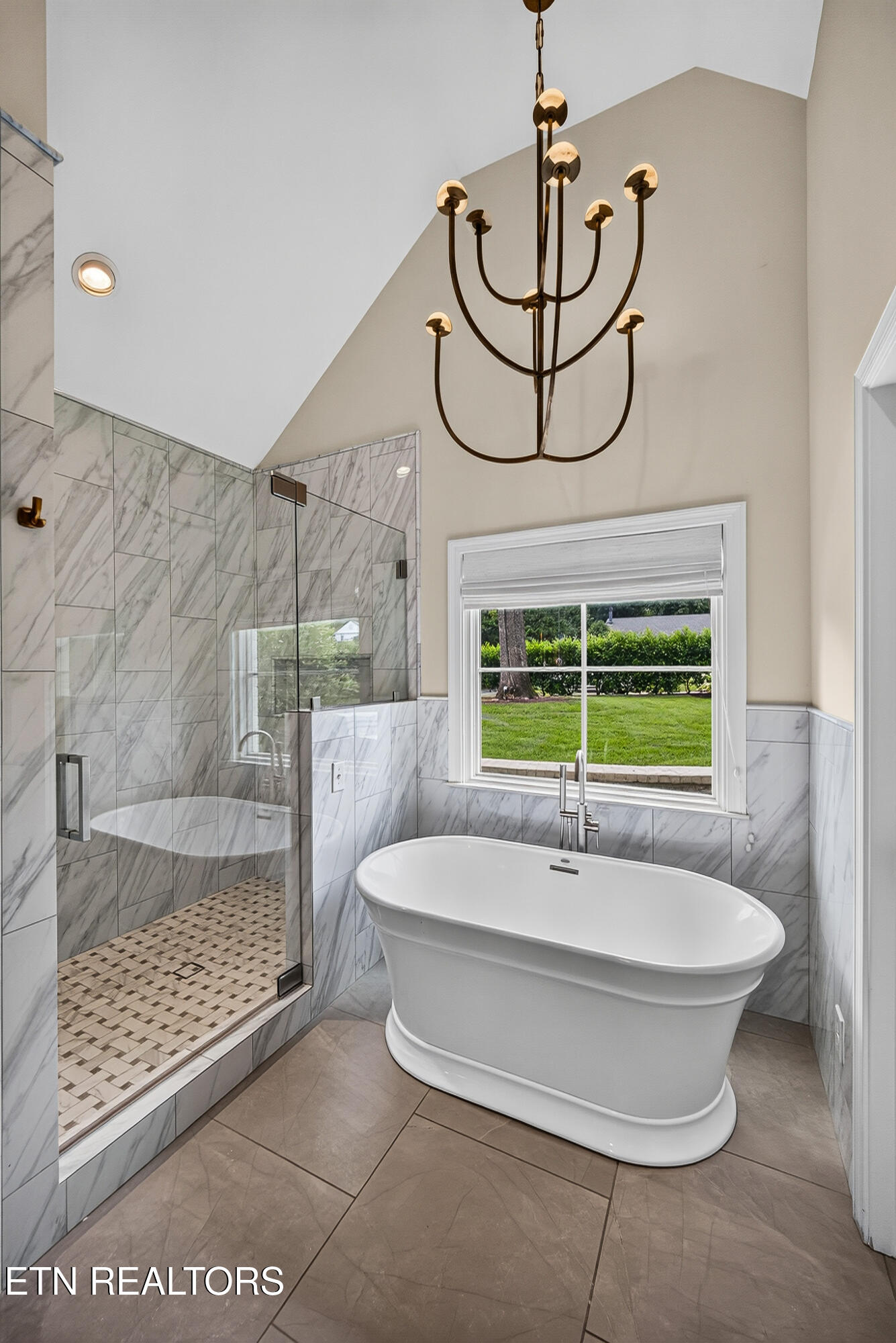 3672 Woodland Drive