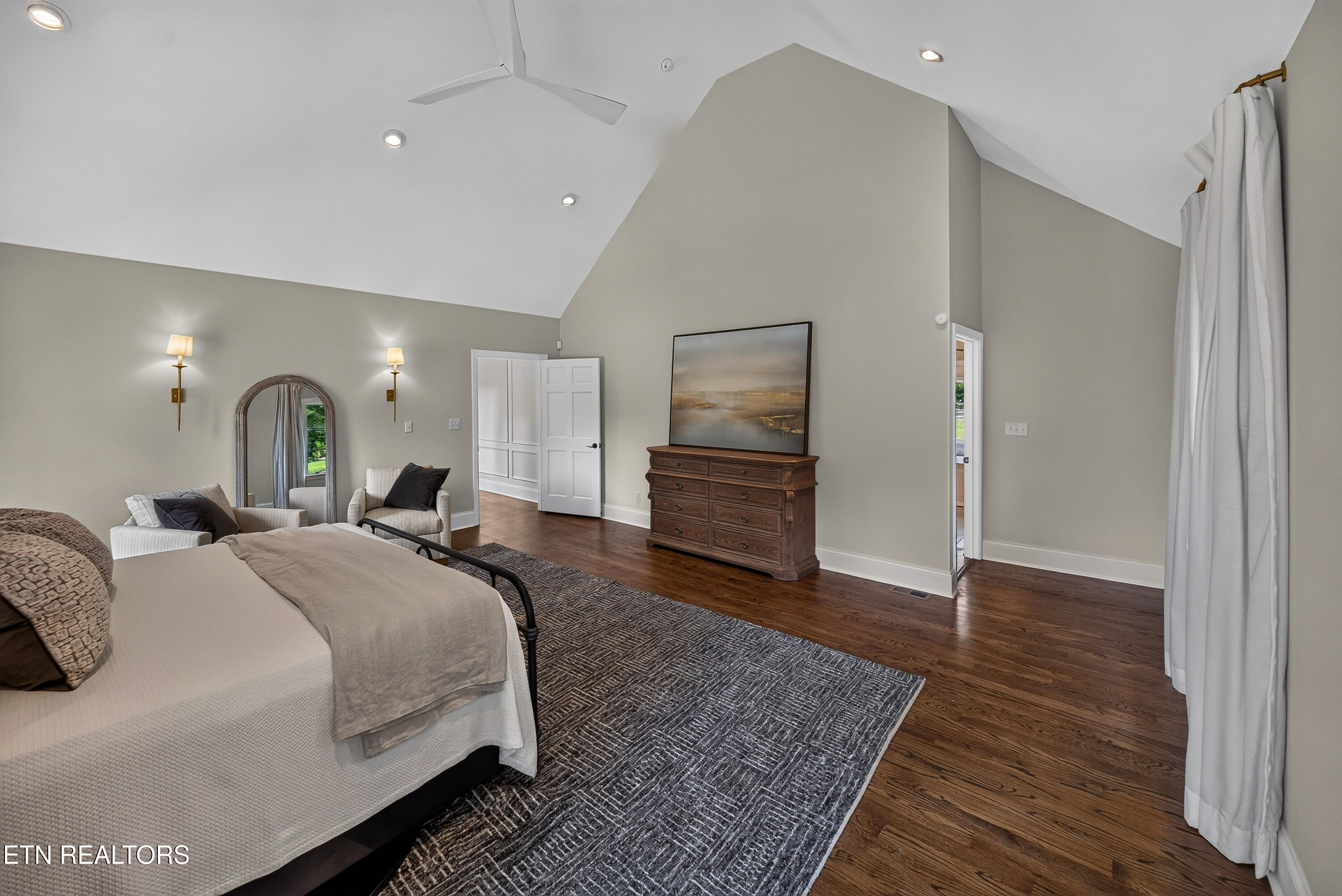 3672 Woodland Drive
