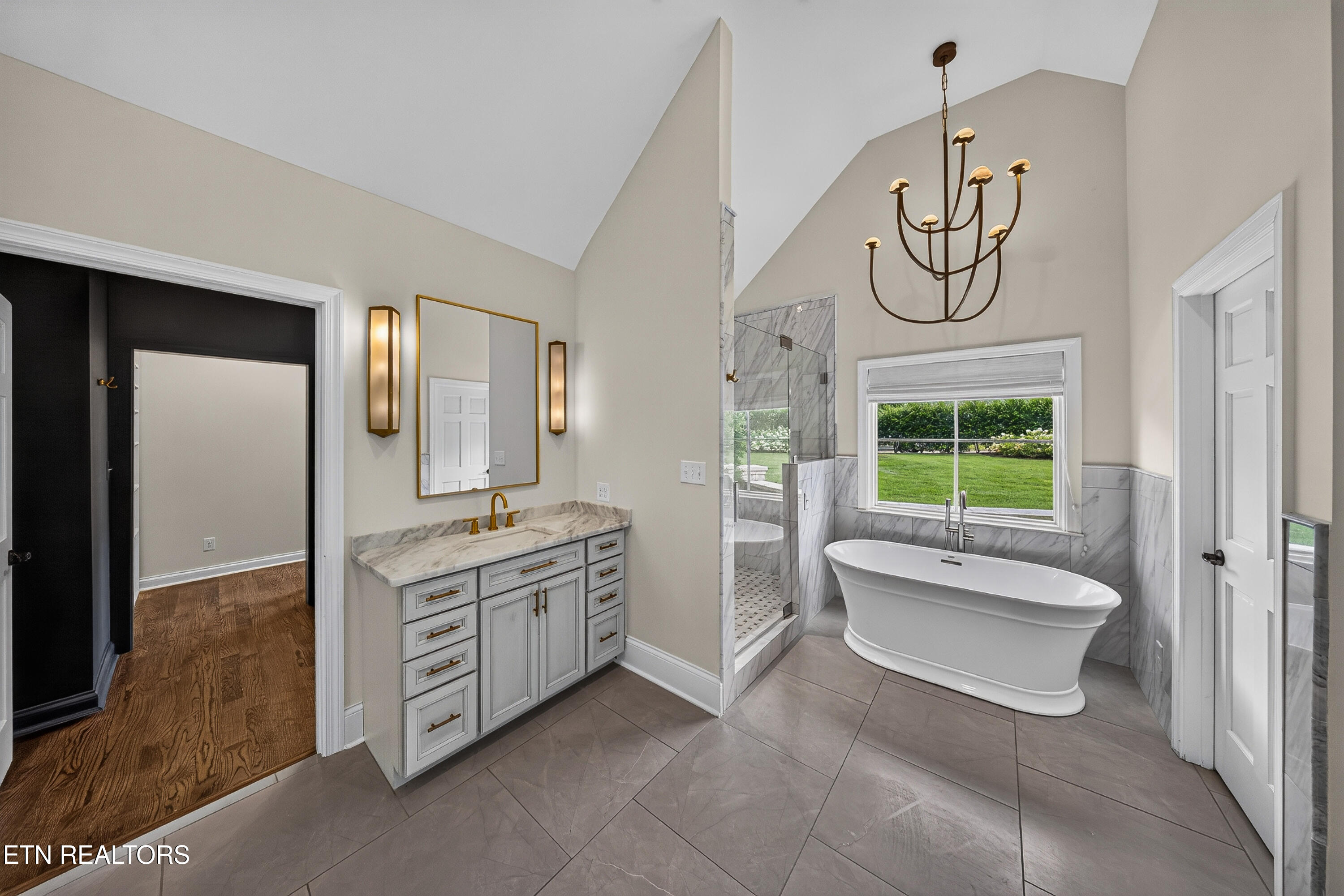 3672 Woodland Drive