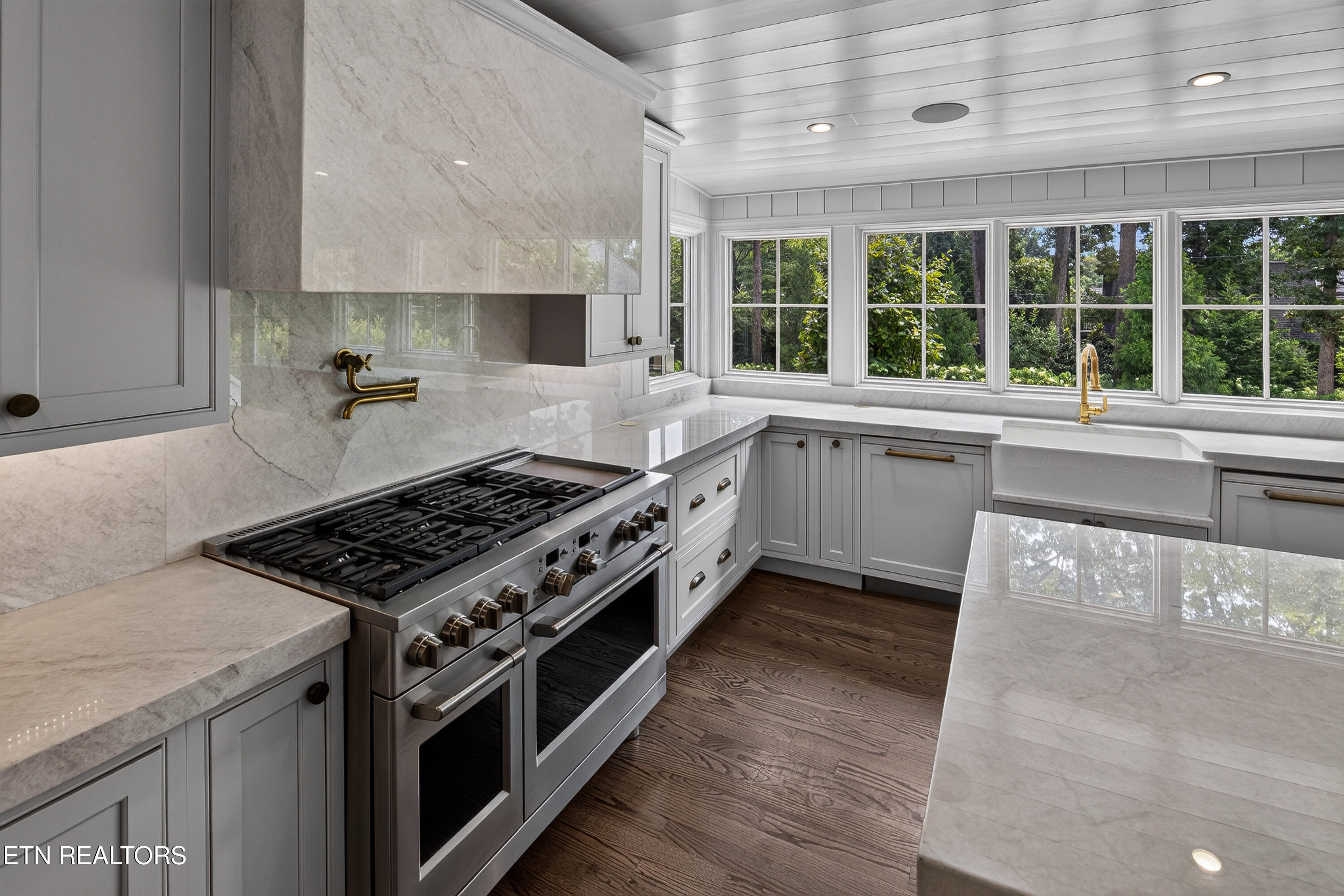 3672 Woodland Drive