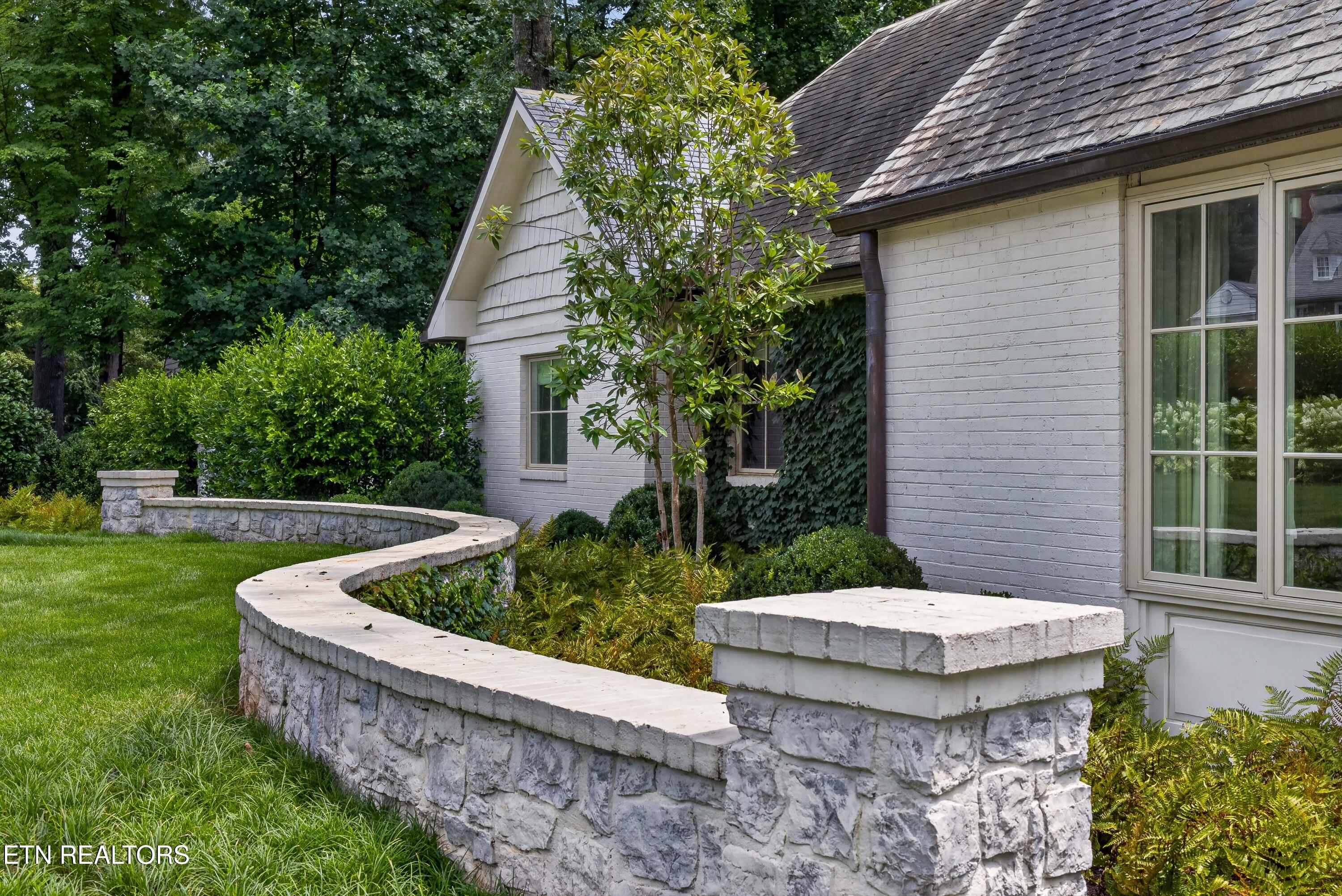 3672 Woodland Drive