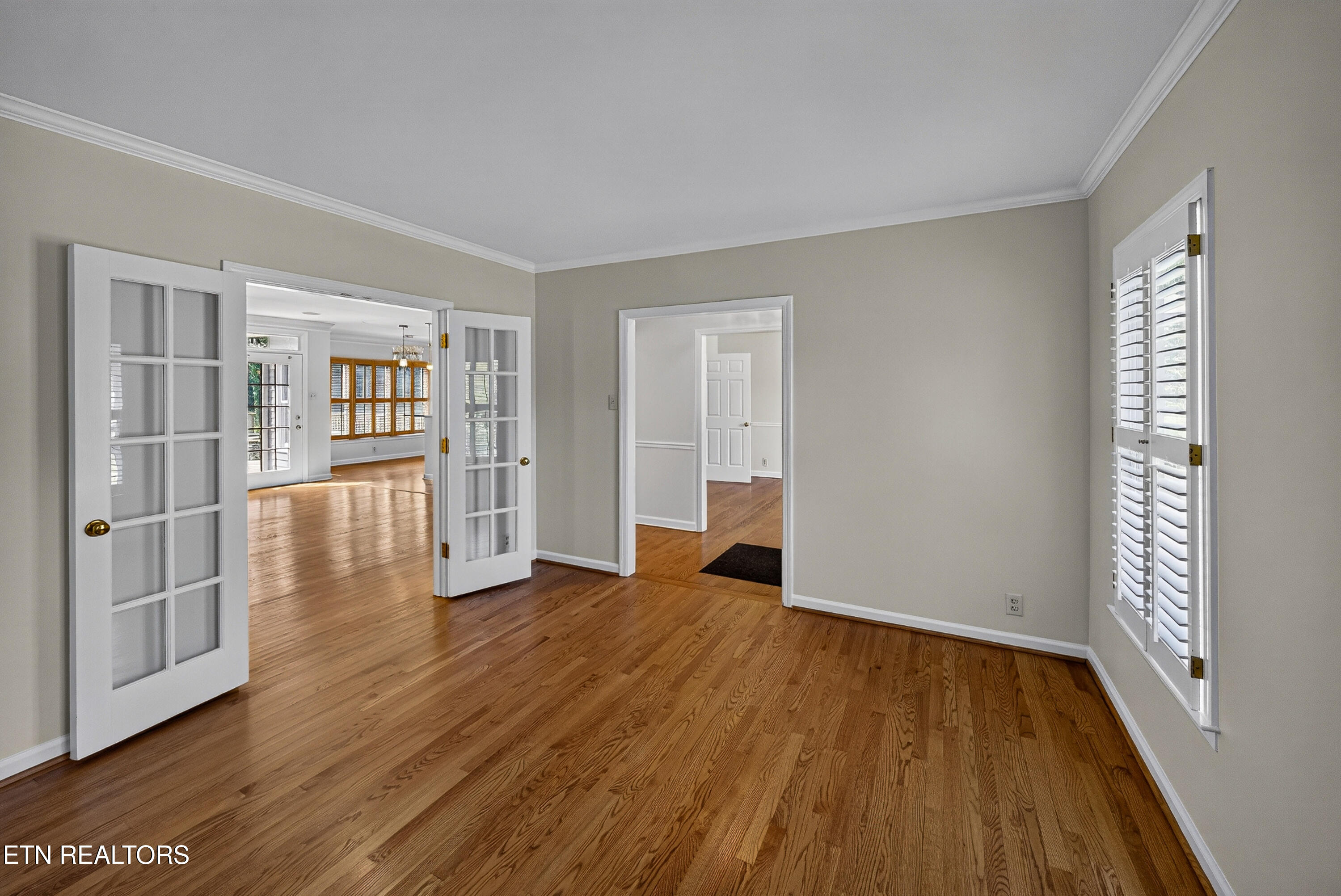 6812 Glenbrook Drive