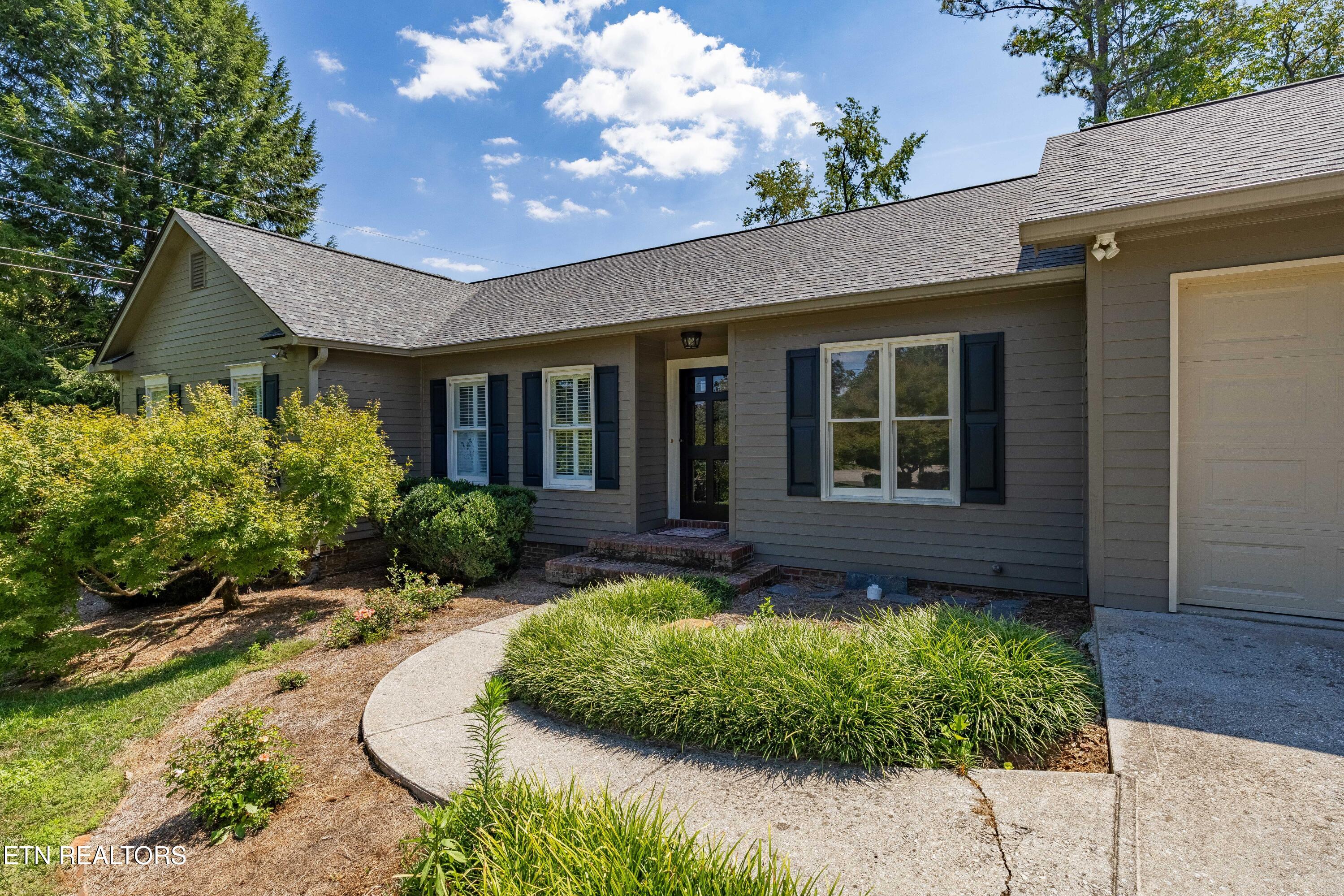 6812 Glenbrook Drive