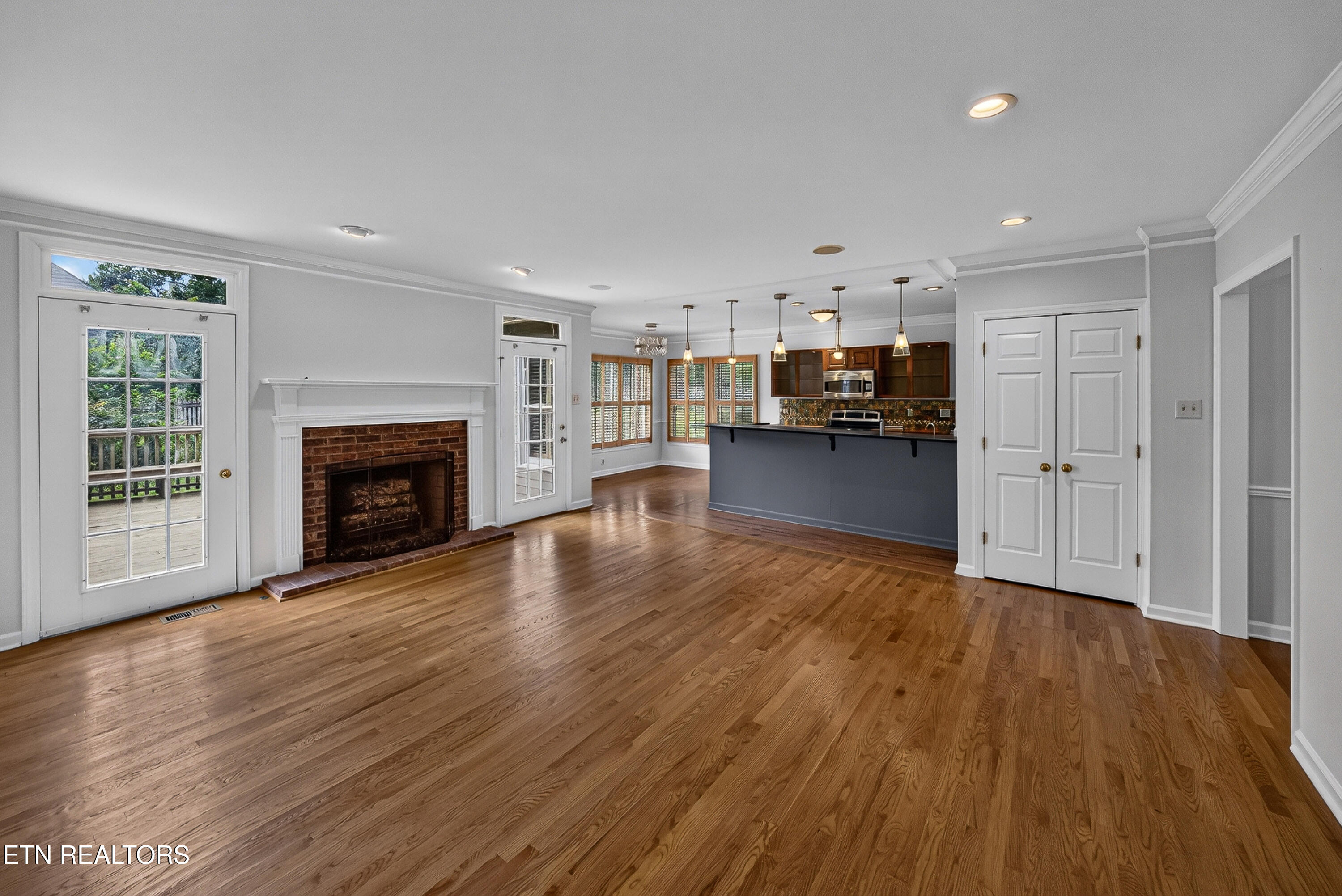 6812 Glenbrook Drive