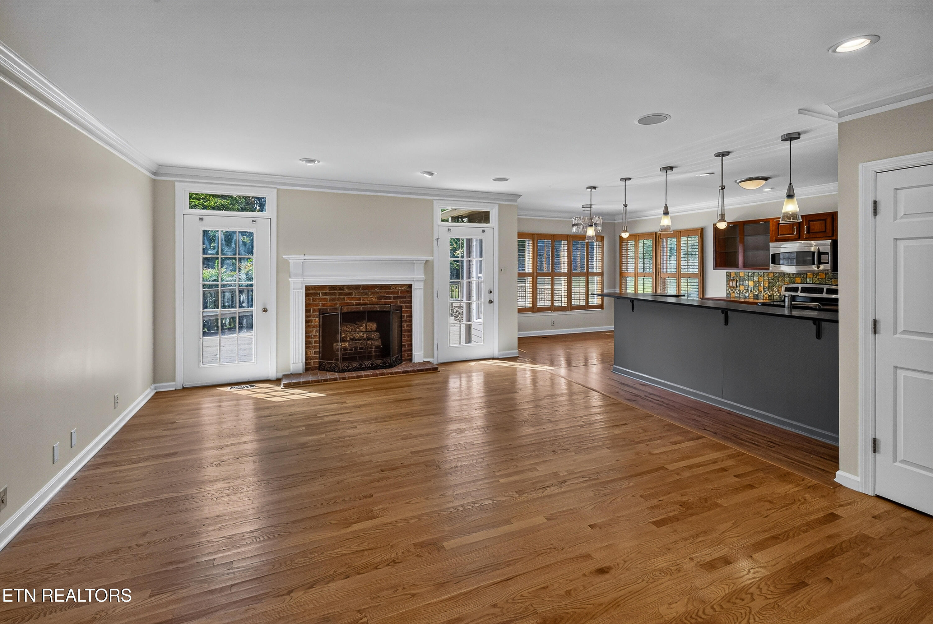 6812 Glenbrook Drive