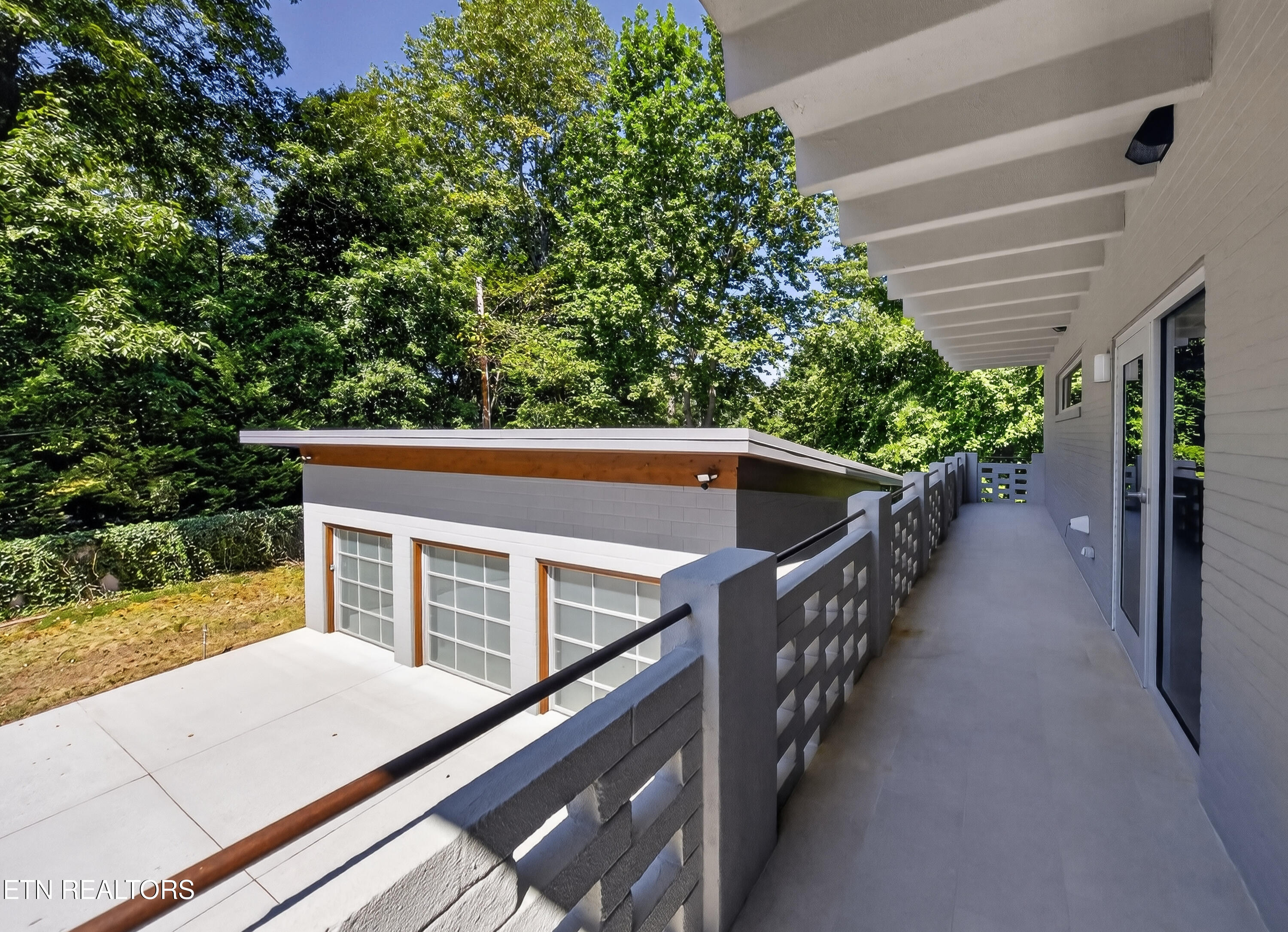 3305 Bunker Hill Drive