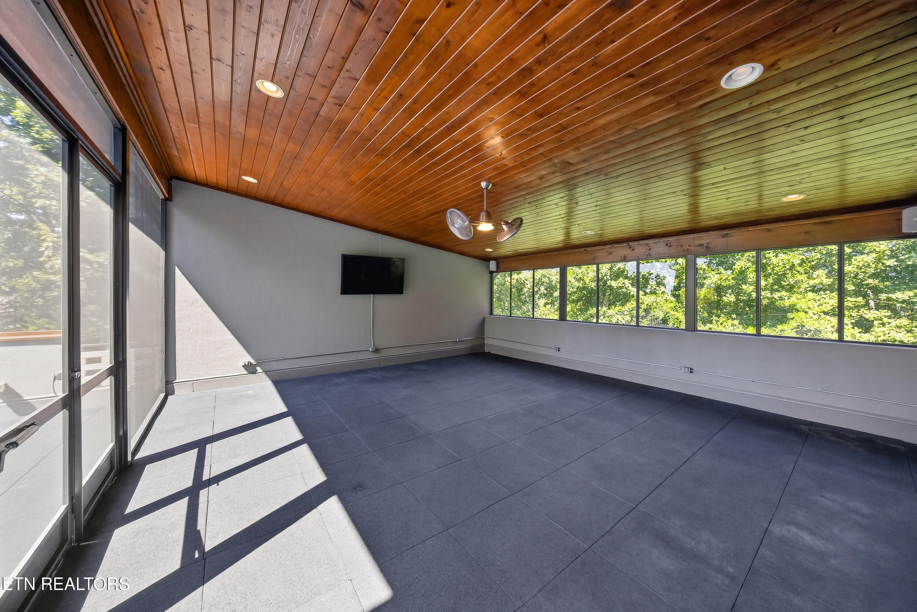 3305 Bunker Hill Drive