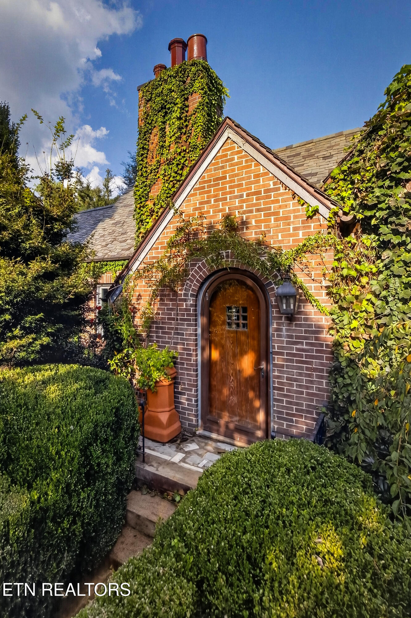 1100 W Nokomis Circle