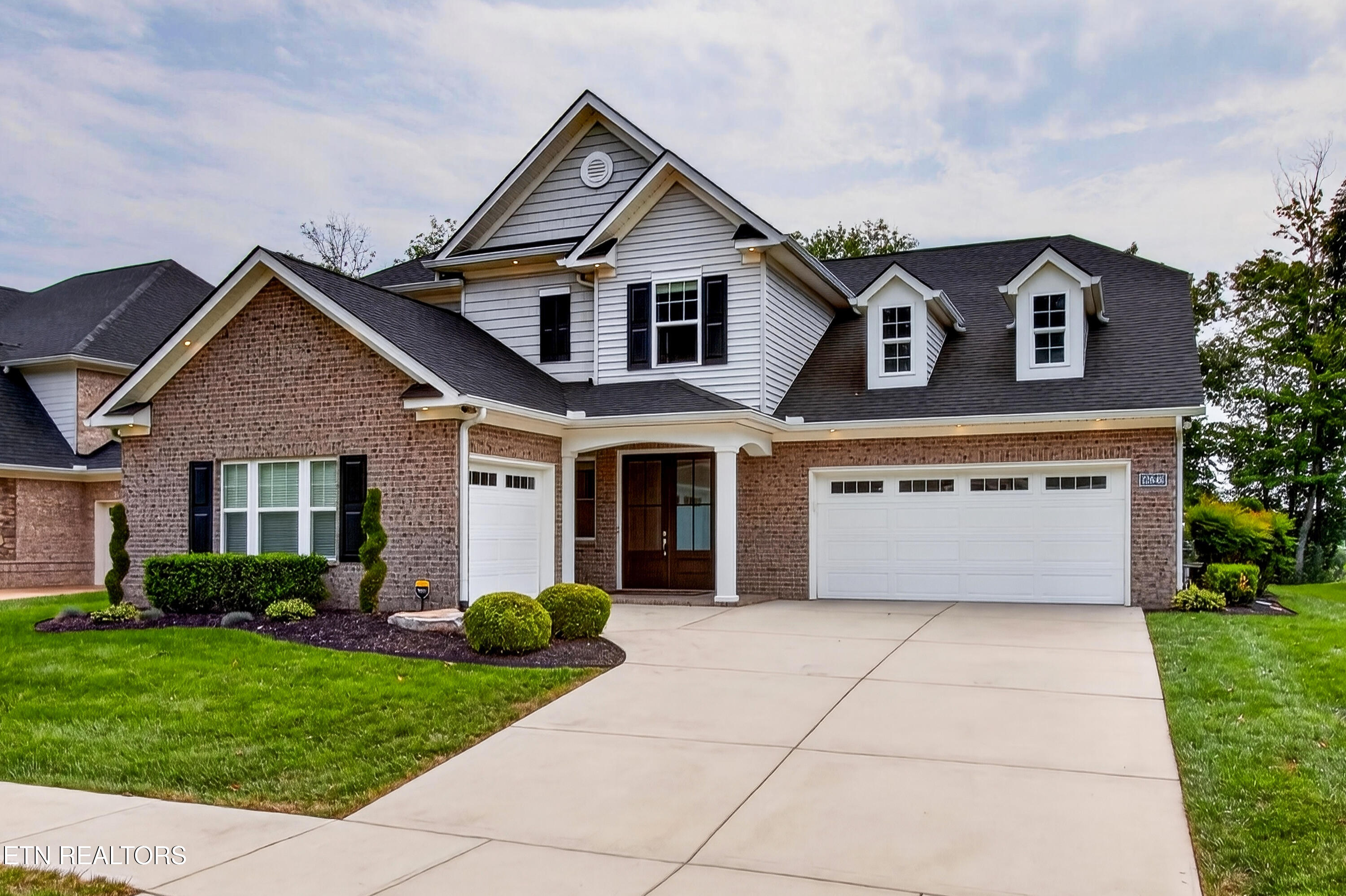12646 Brass Lantern Lane
