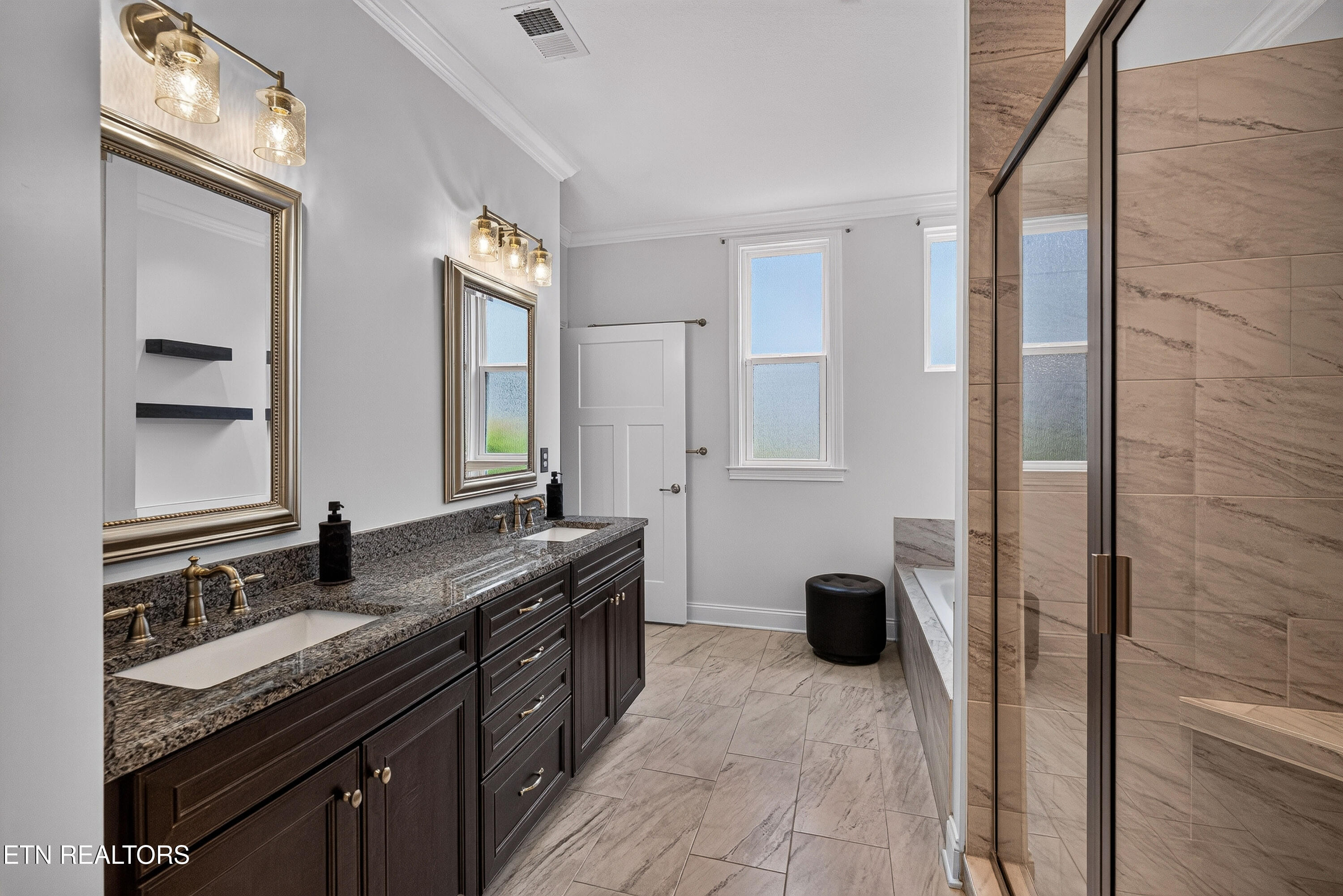 12646 Brass Lantern Lane