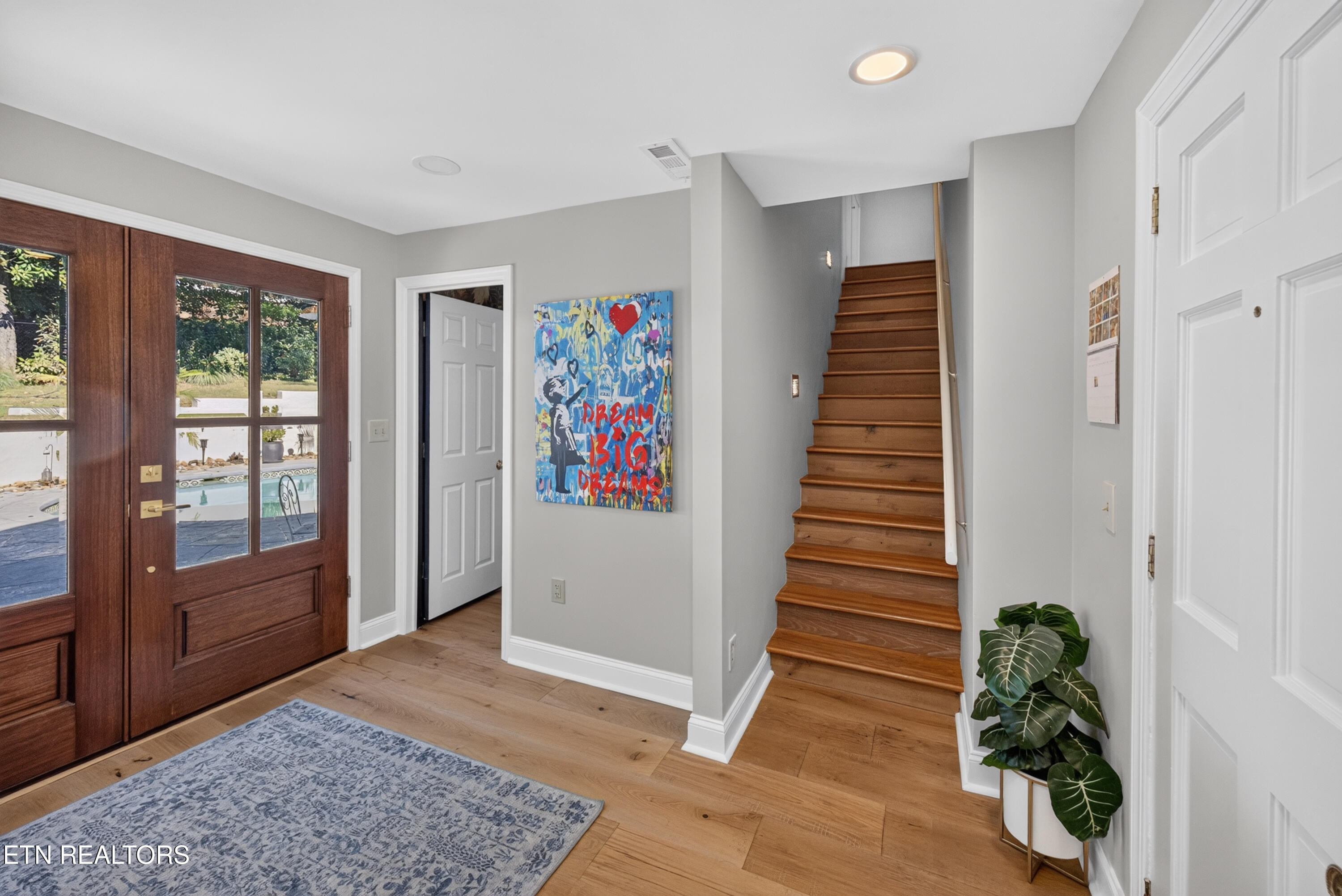4265 Holloway Drive