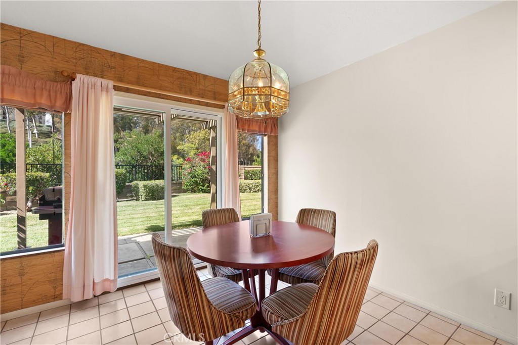 28037 Via Tirso