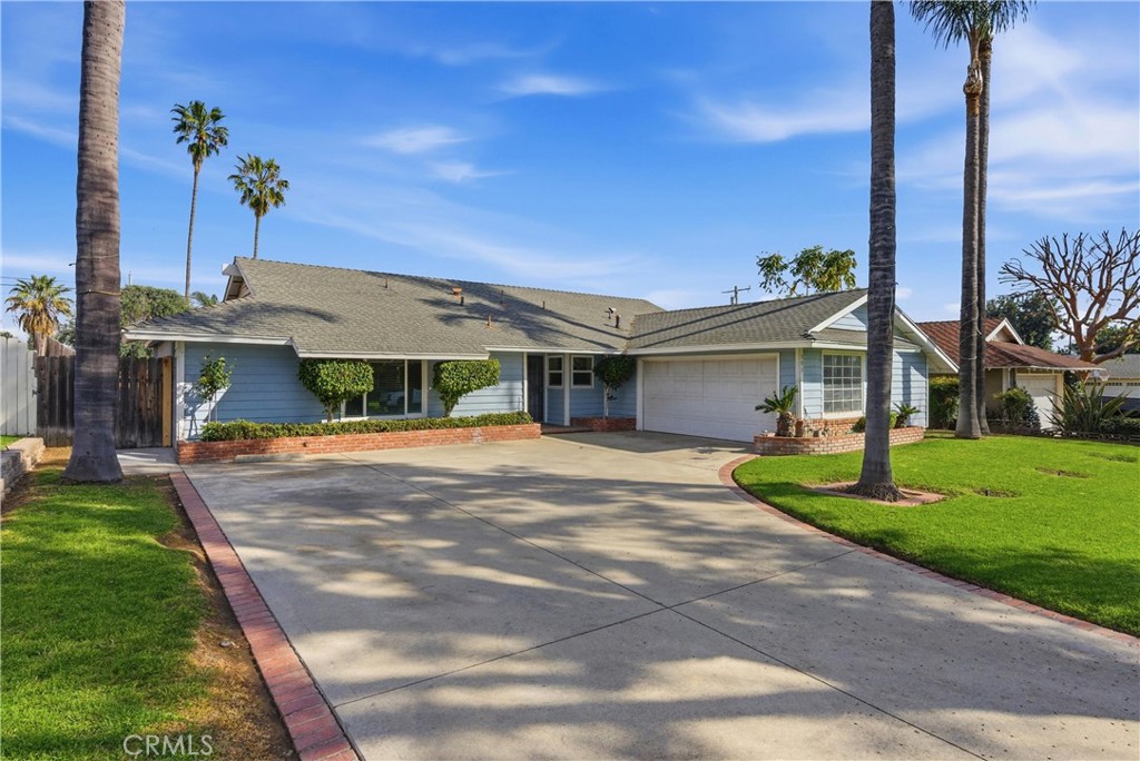 306 S Vallejo