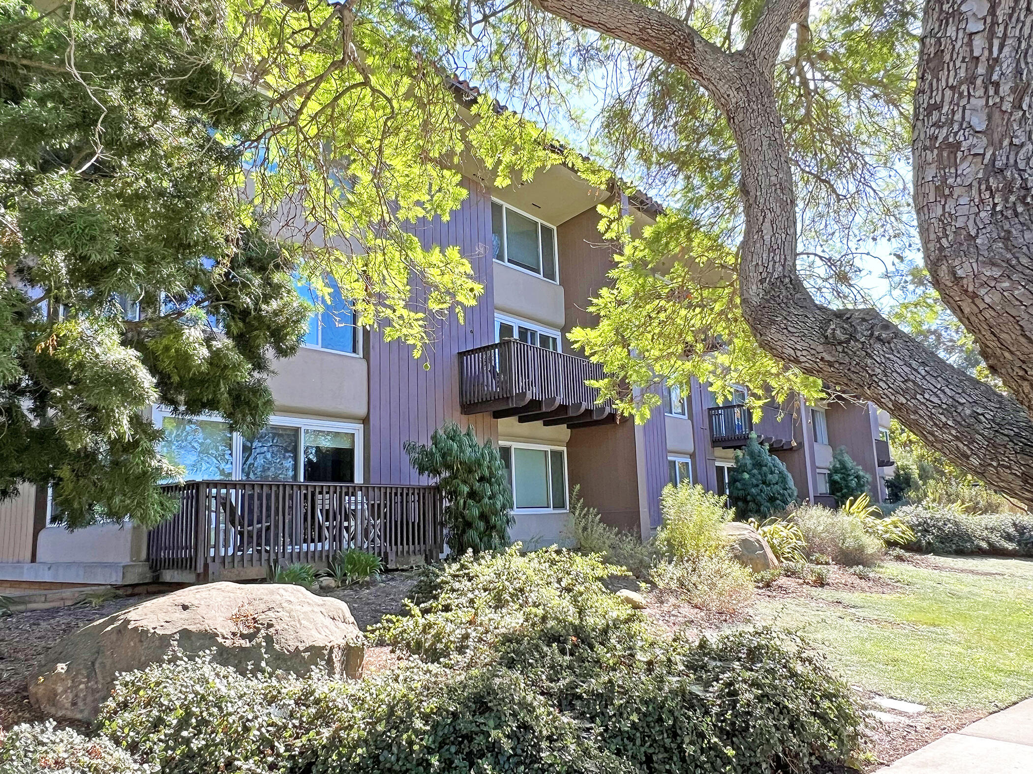 2727 Miradero Drive, 204