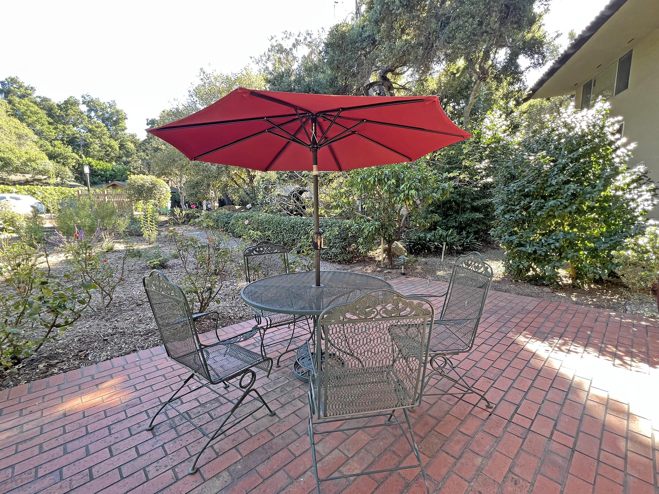 2727 Miradero Drive, 204