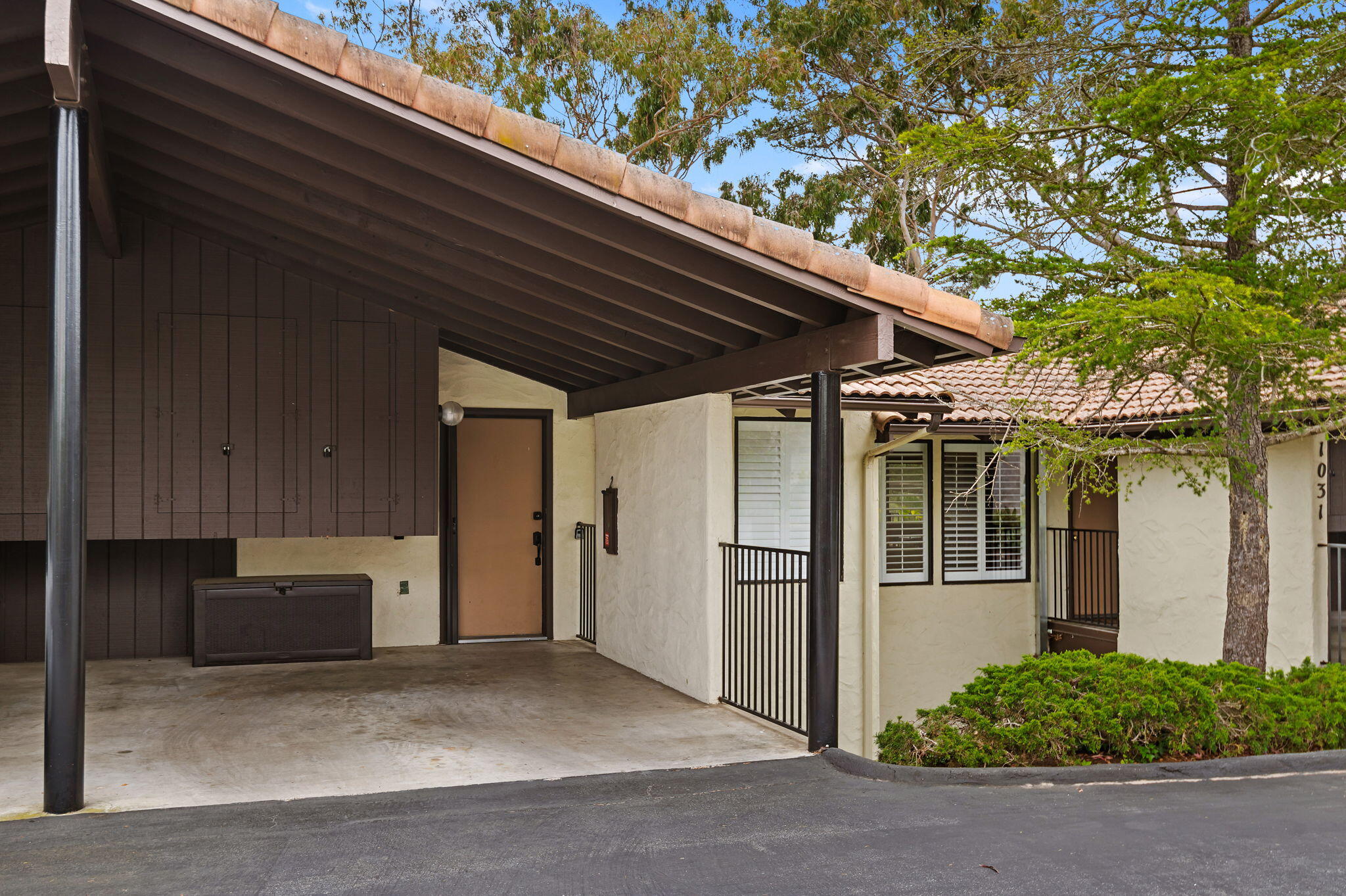 1031 Miramonte Drive Apt 2