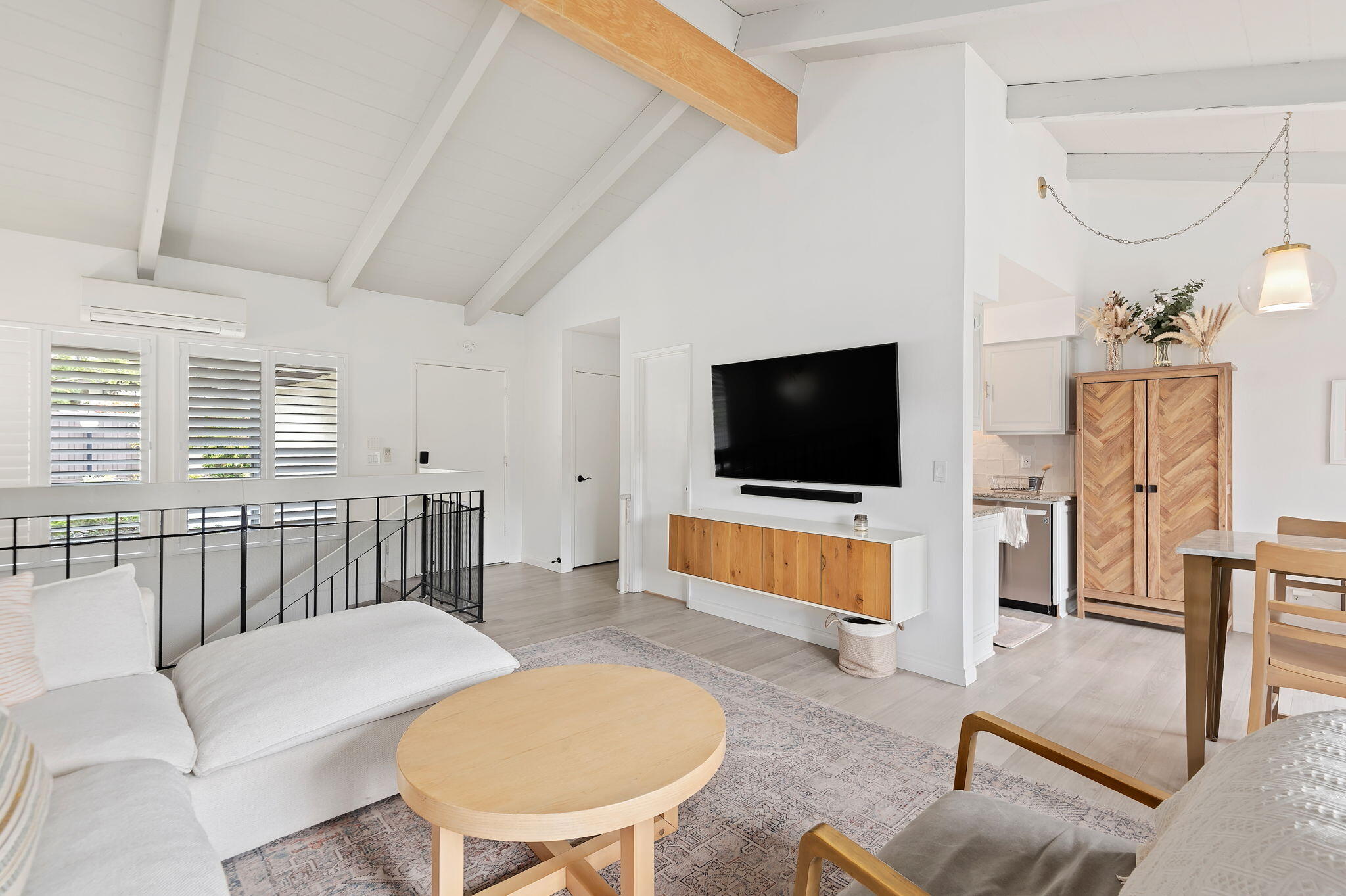 1031 Miramonte Drive Apt 2