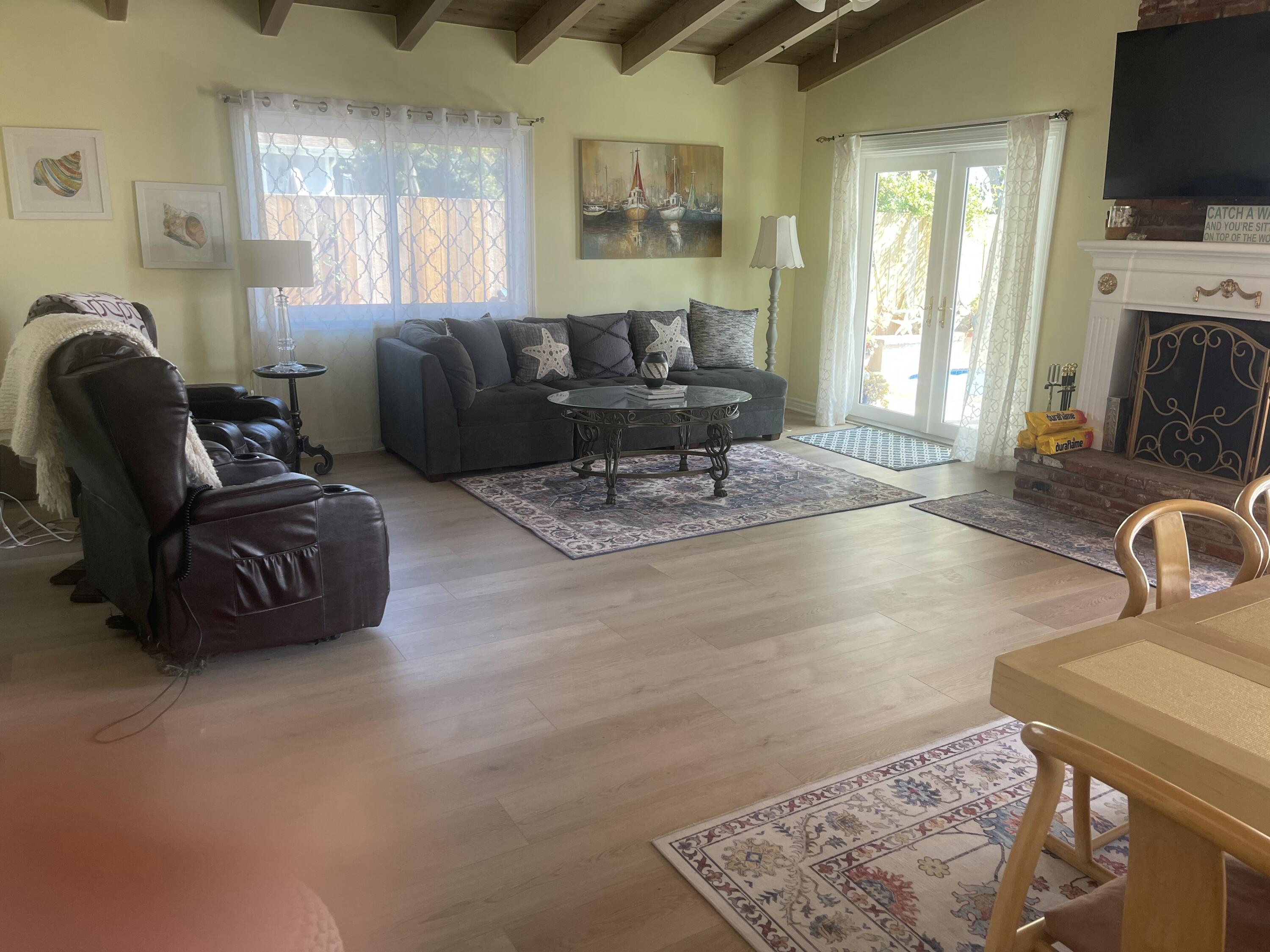 5573 Calle Arena