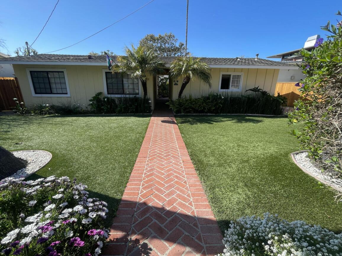 5573 Calle Arena