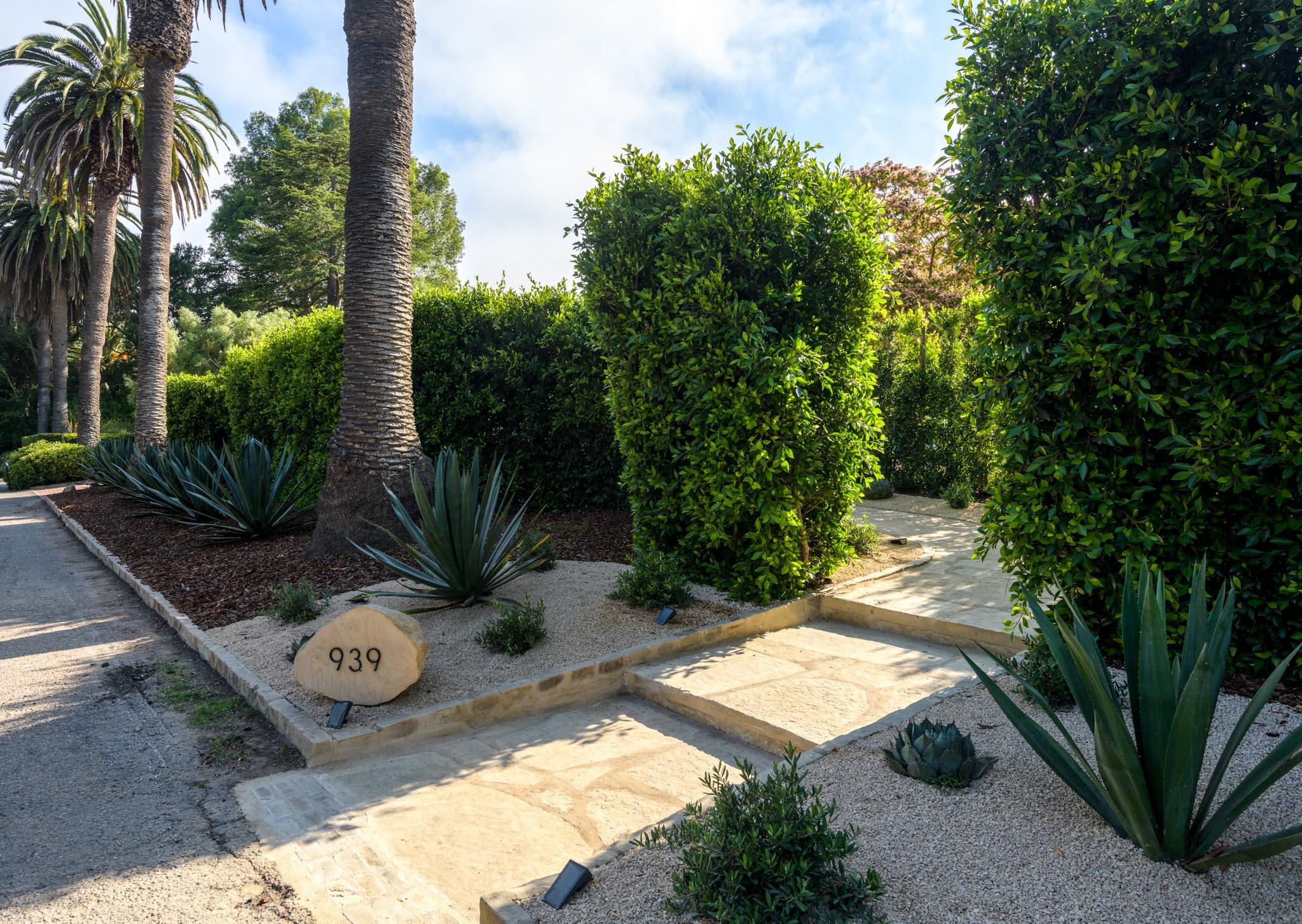 939 Las Palmas Drive