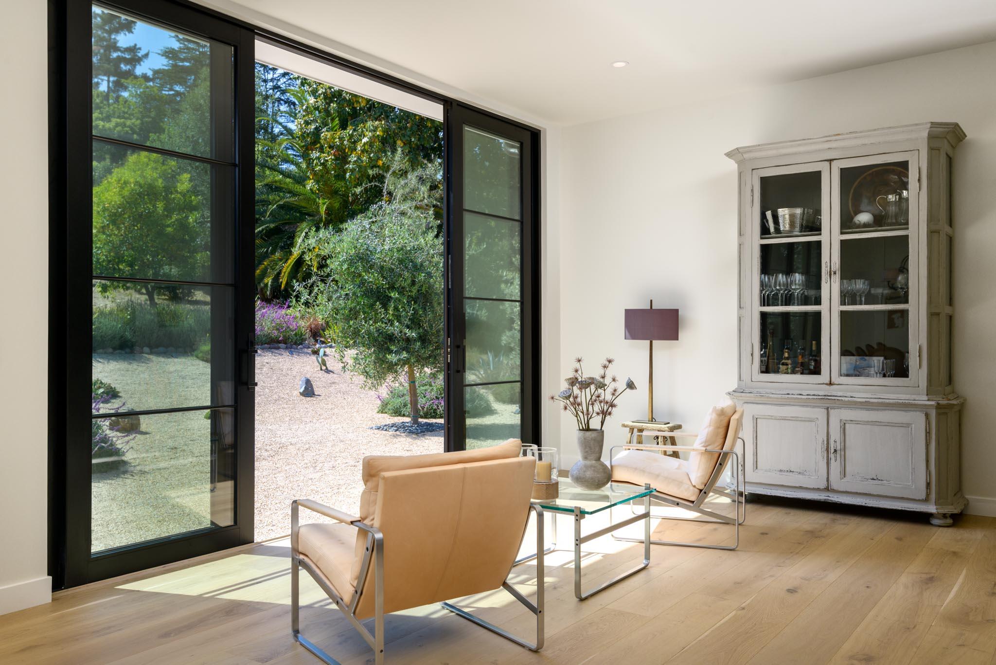 939 Las Palmas Drive