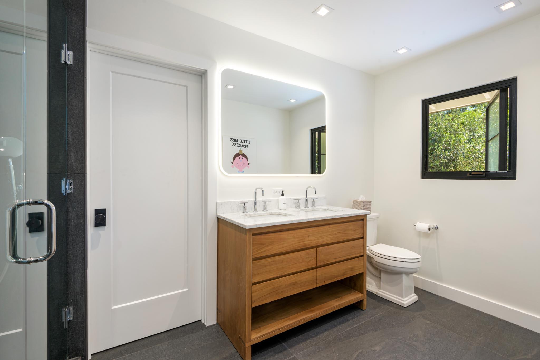 939 Las Palmas Drive