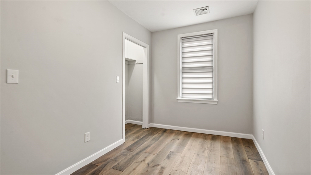 7 Everett Ave # 3