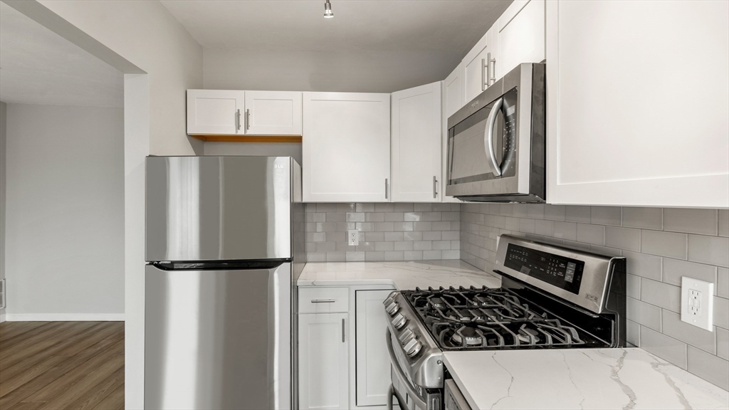 7 Everett Ave # 3