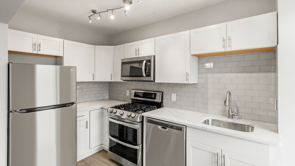 7 Everett Ave # 3