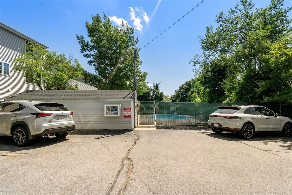 1105 Lexington Street # 1 Unit: 4-1