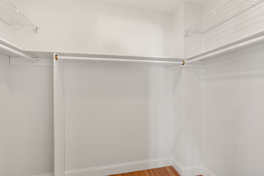 56 Lexington St # 56