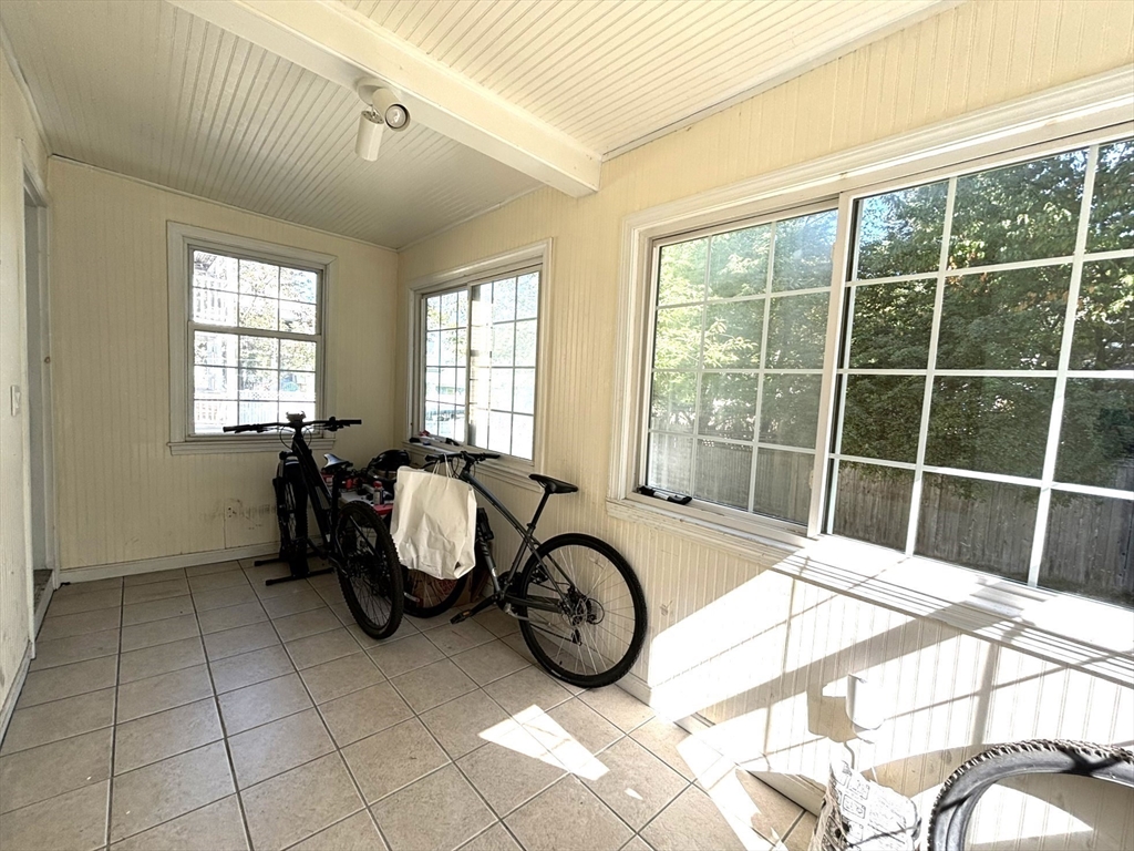 16 Jeanette Ave # 16