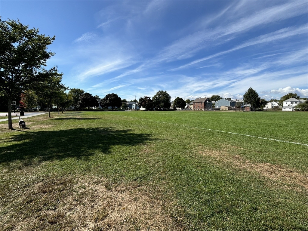 16 Jeanette Ave # 16