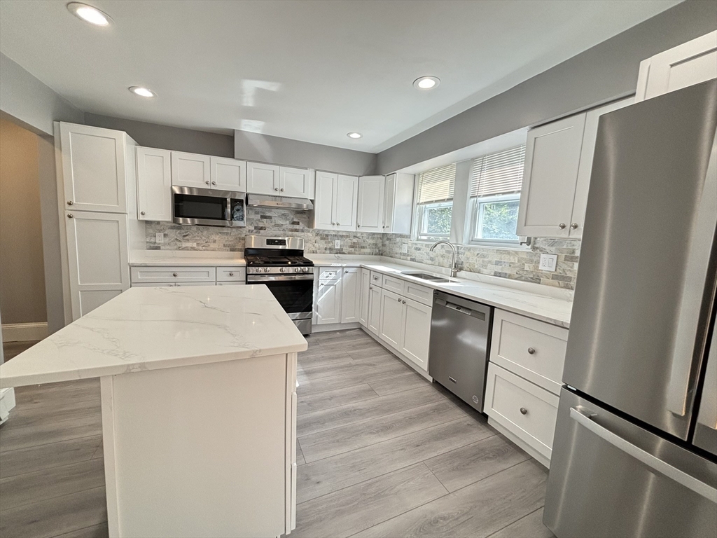 16 Jeanette Ave # 16