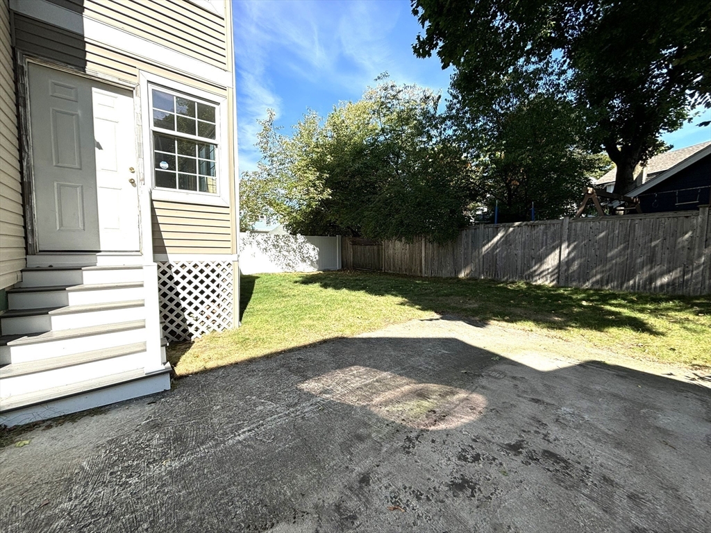 16 Jeanette Ave # 16