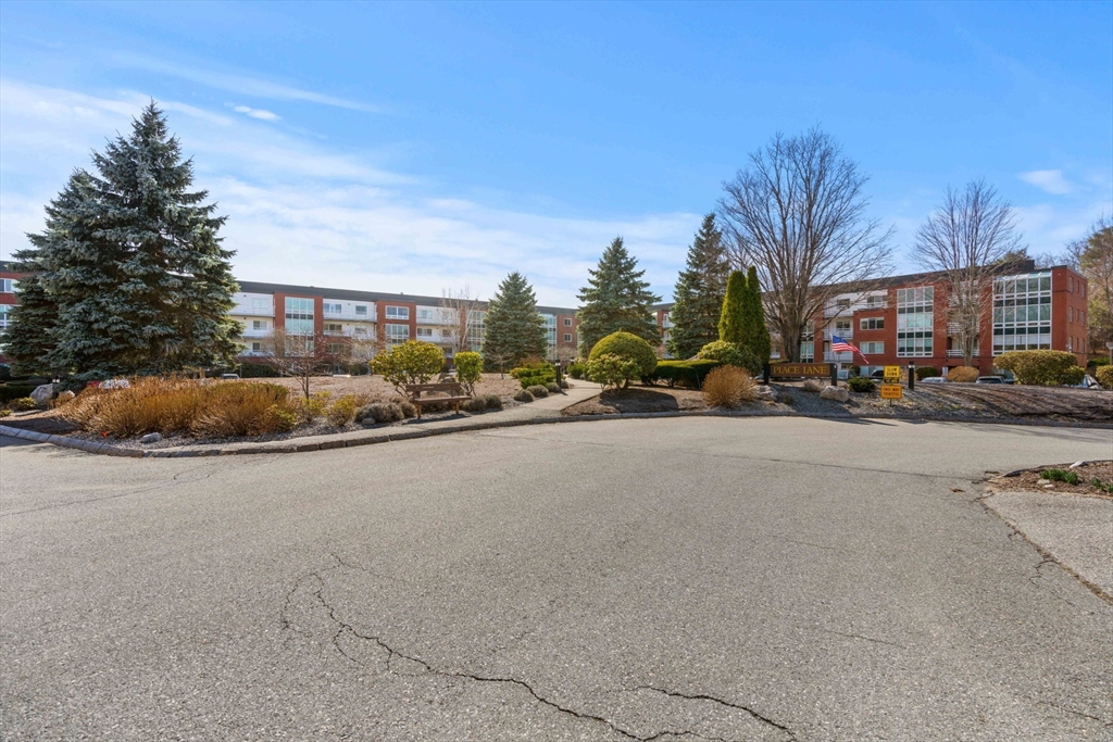 124 Place Ln # 124