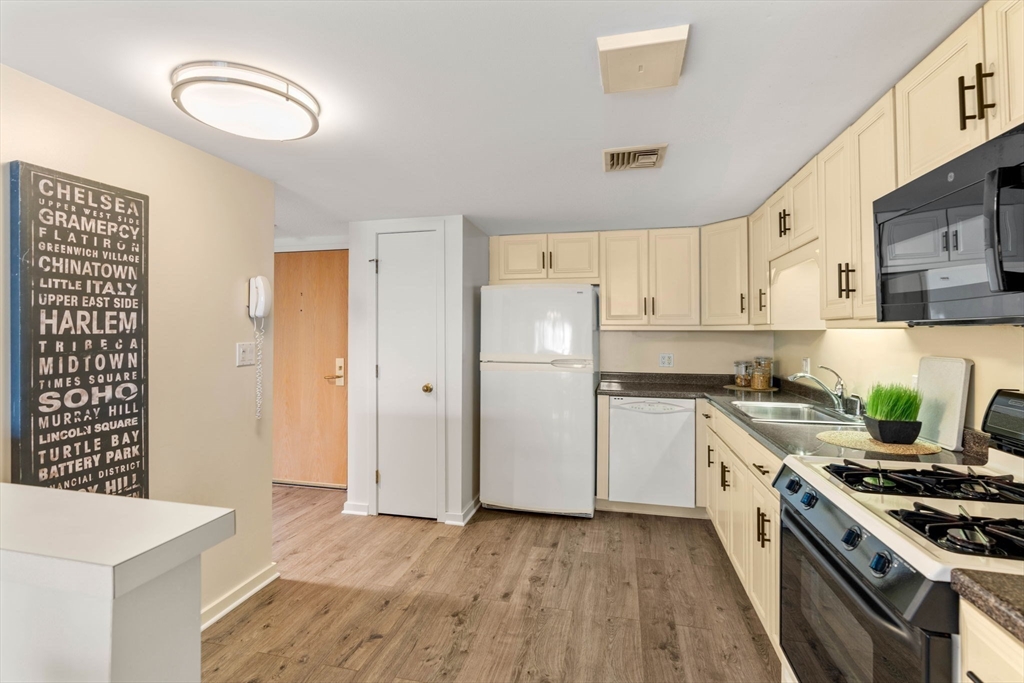 124 Place Ln # 124