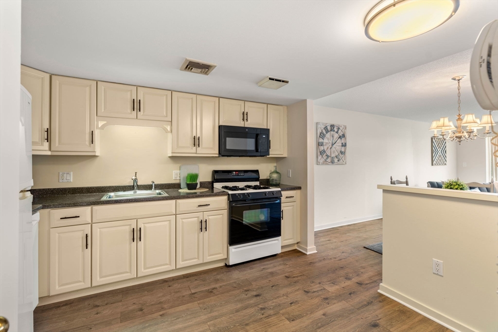 124 Place Ln # 124