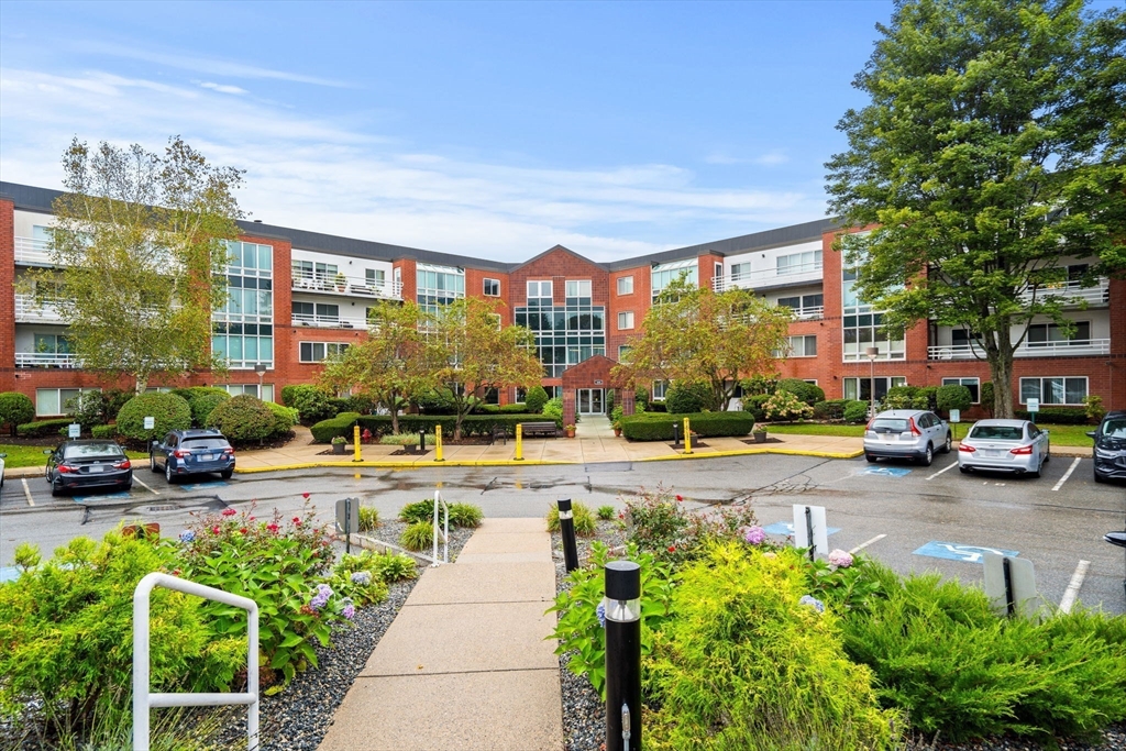 124 Place Ln # 124