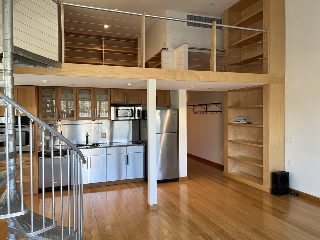 290 Pleasant Street # 219