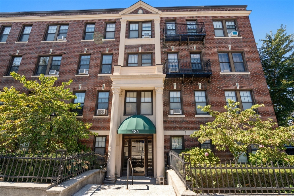 185 Chestnut Hill Avenue # 18