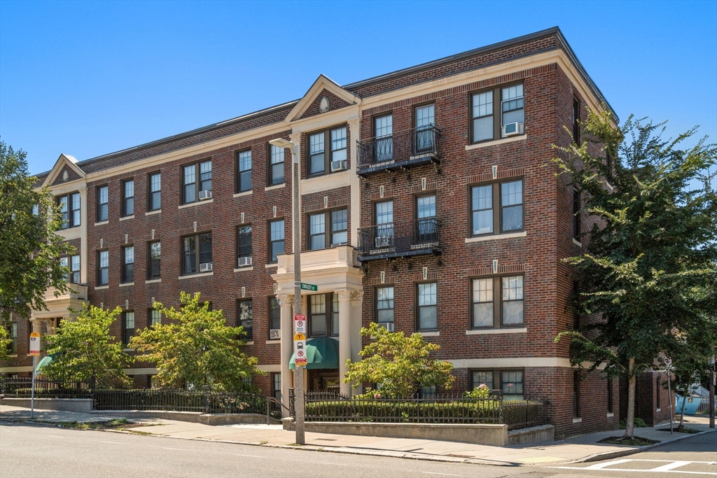 185 Chestnut Hill Avenue # 18