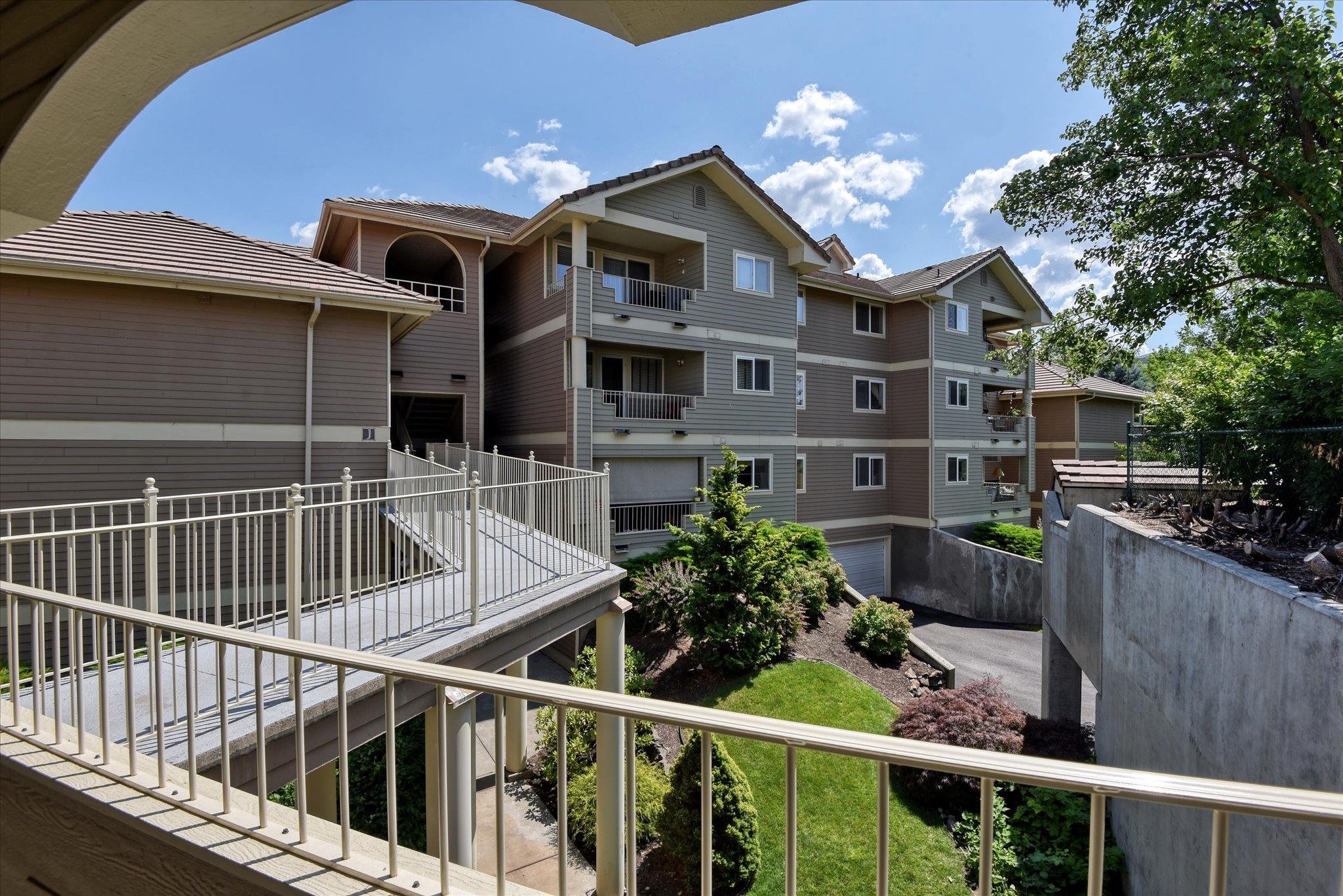 639 N Riverpoint Blvd