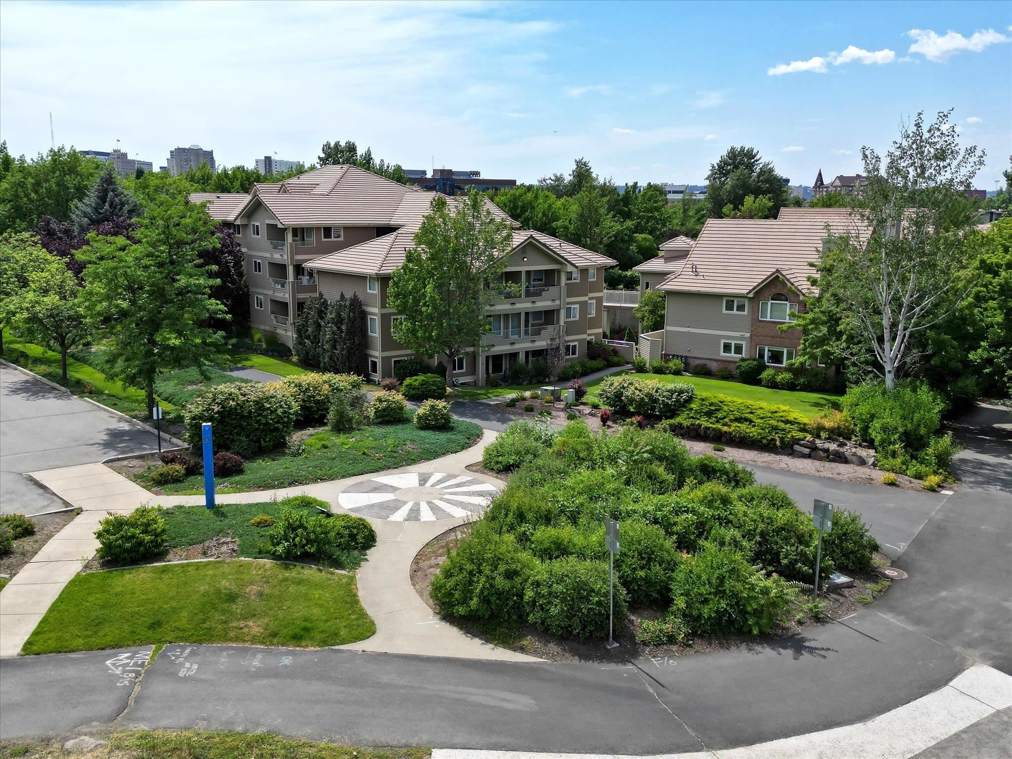 639 N Riverpoint Blvd