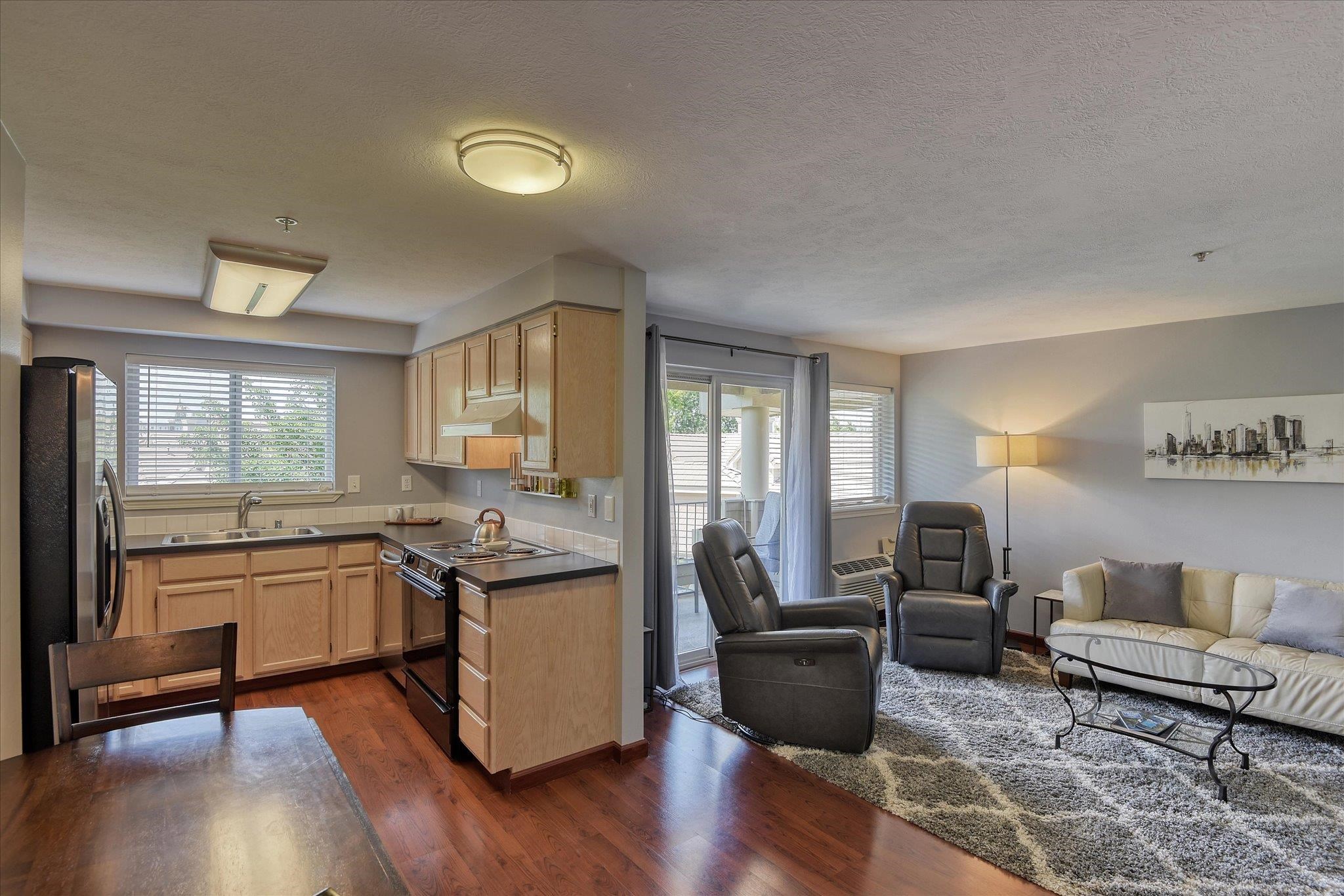 639 N Riverpoint Blvd