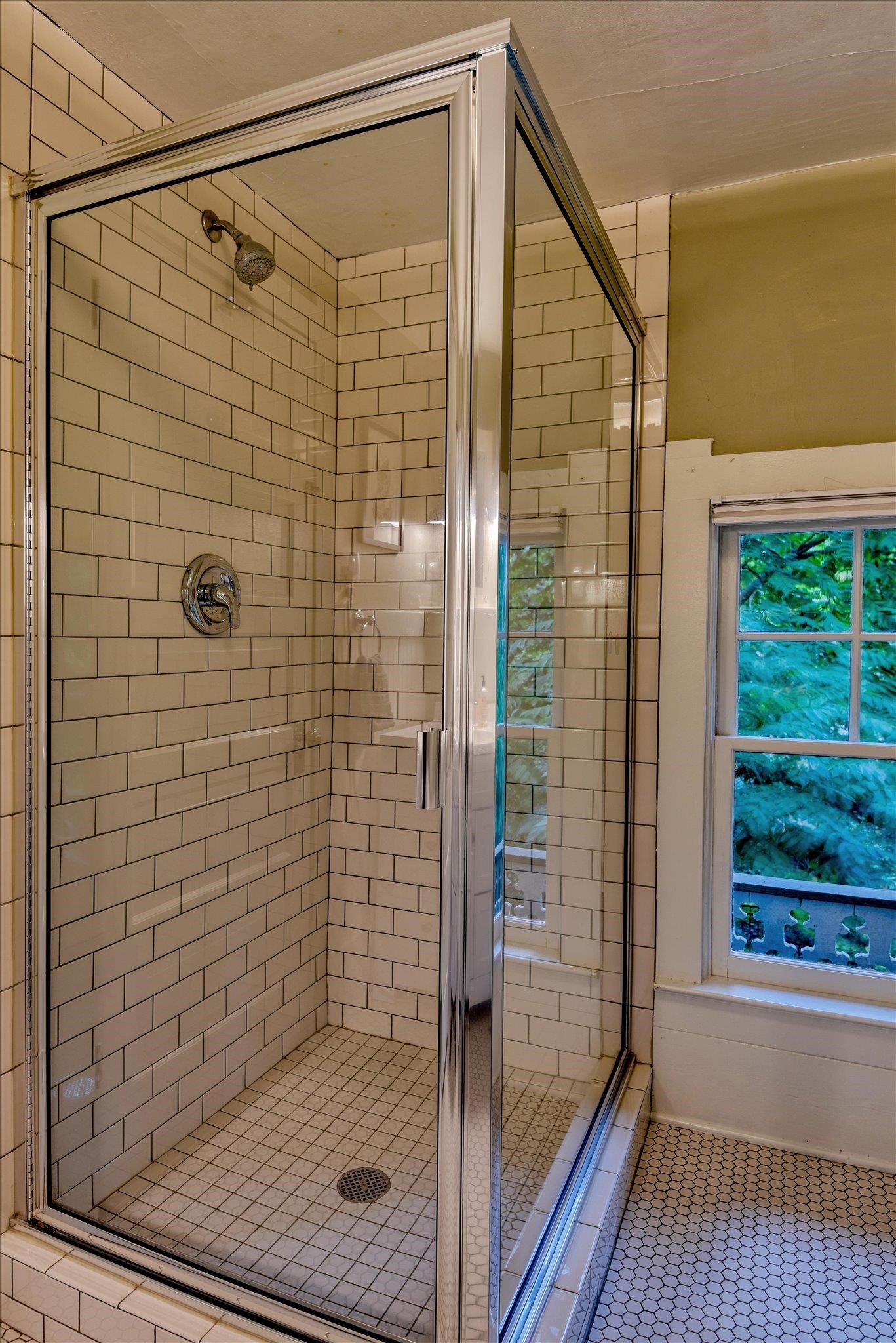 506 W 17th Ave