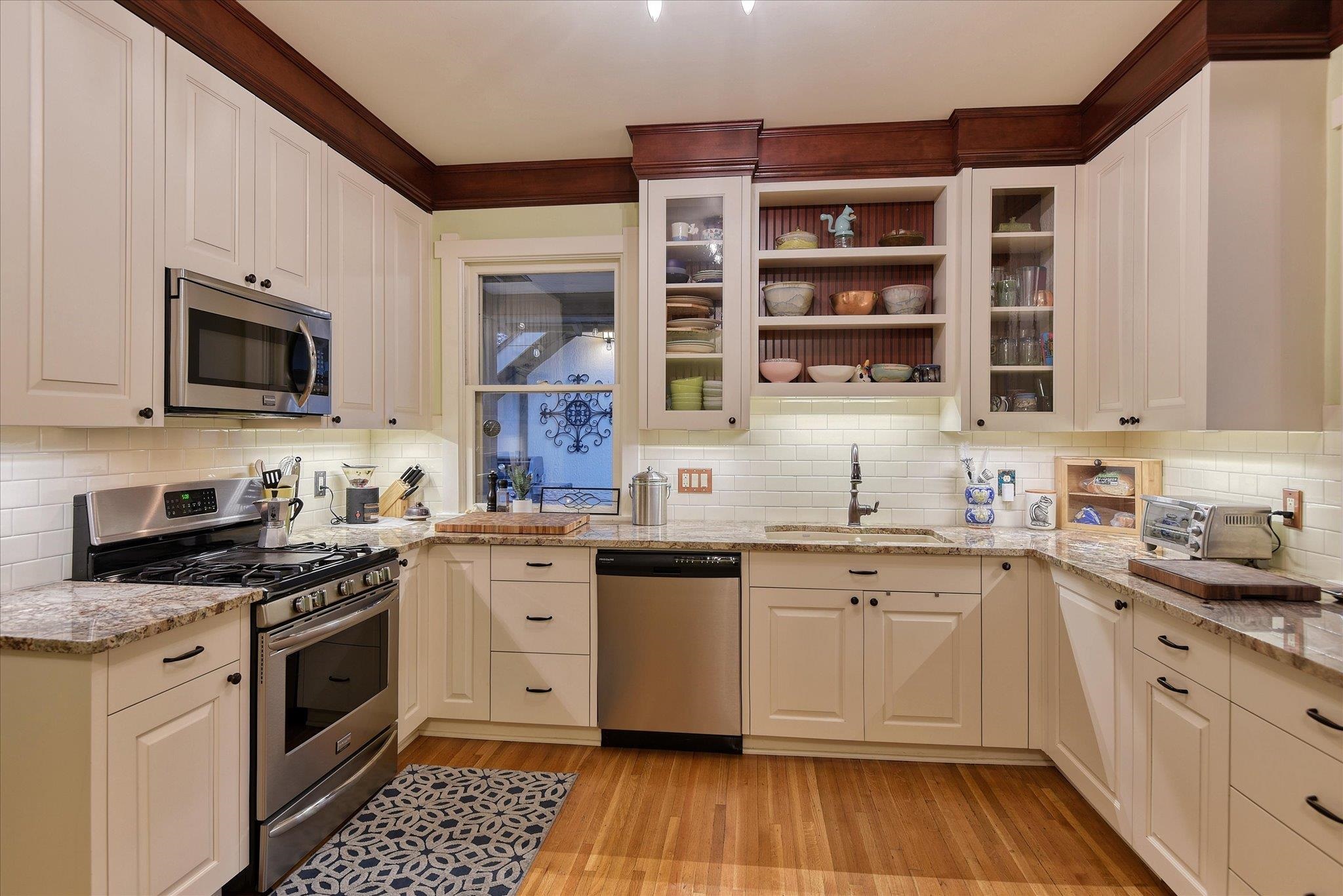 506 W 17th Ave